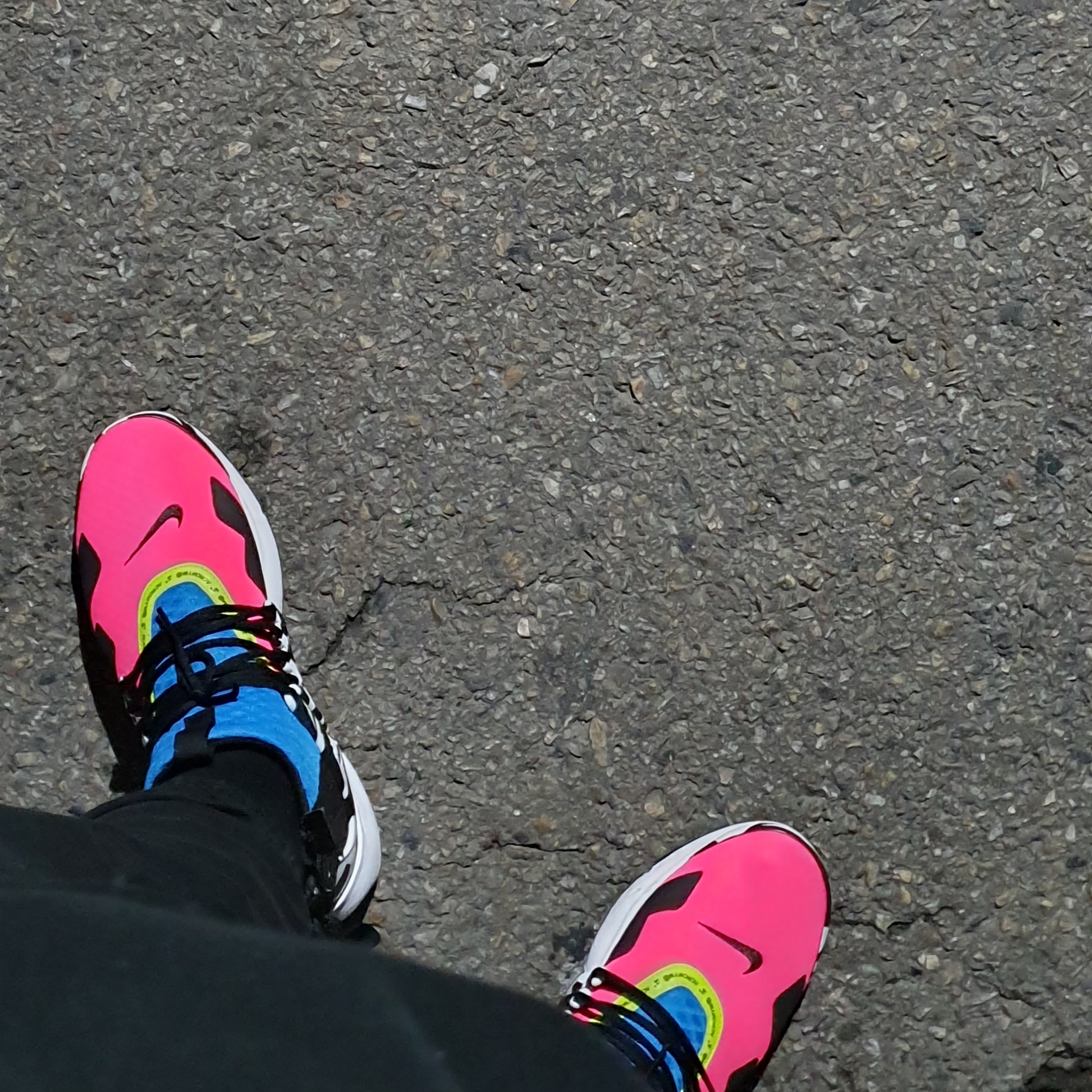 Nike x Acronym Air Presto Mid Racer Pink 착용 스타일 - 3