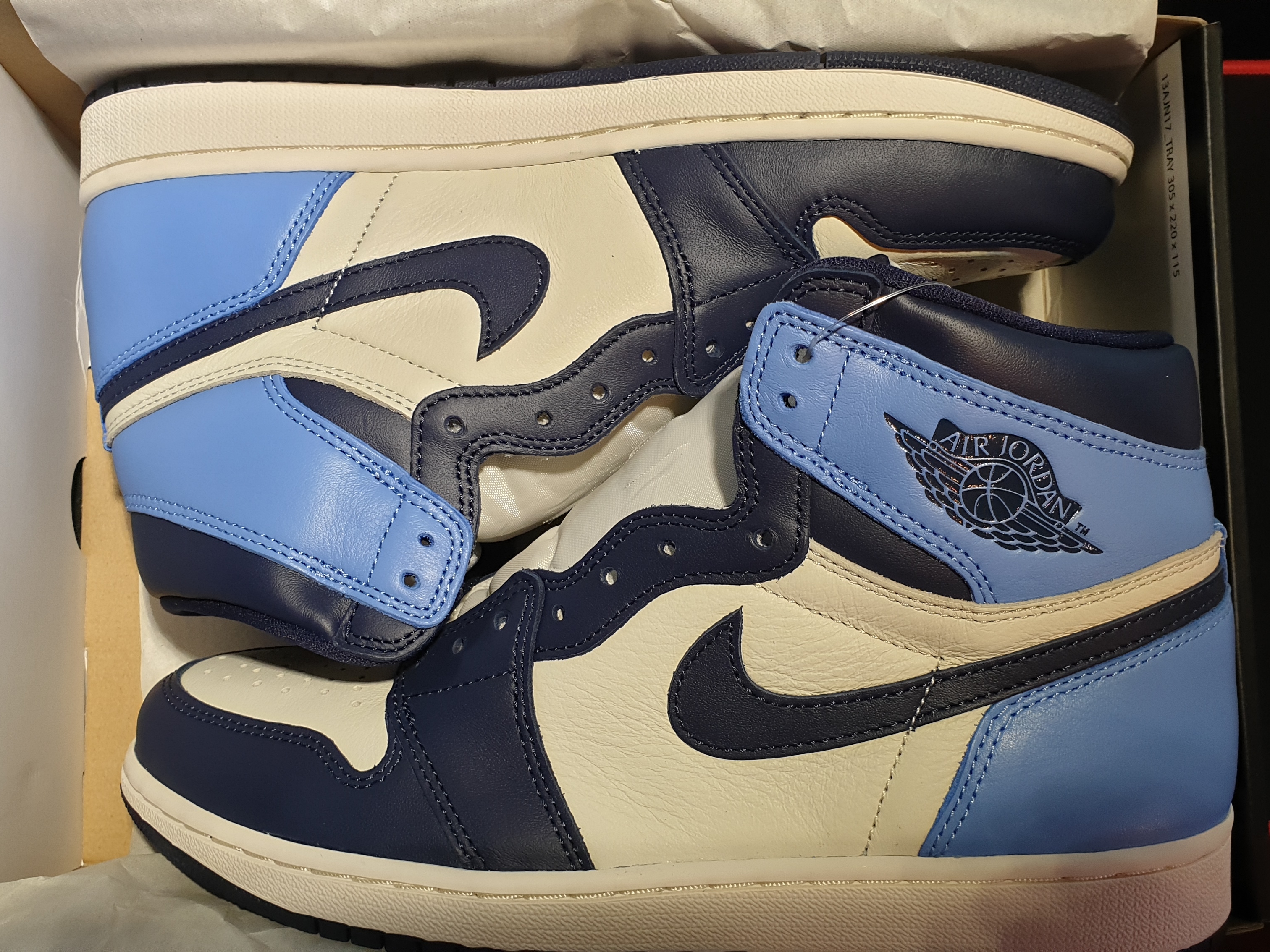 Jordan 1 Retro High Obsidian UNC 착용 스타일 - 2