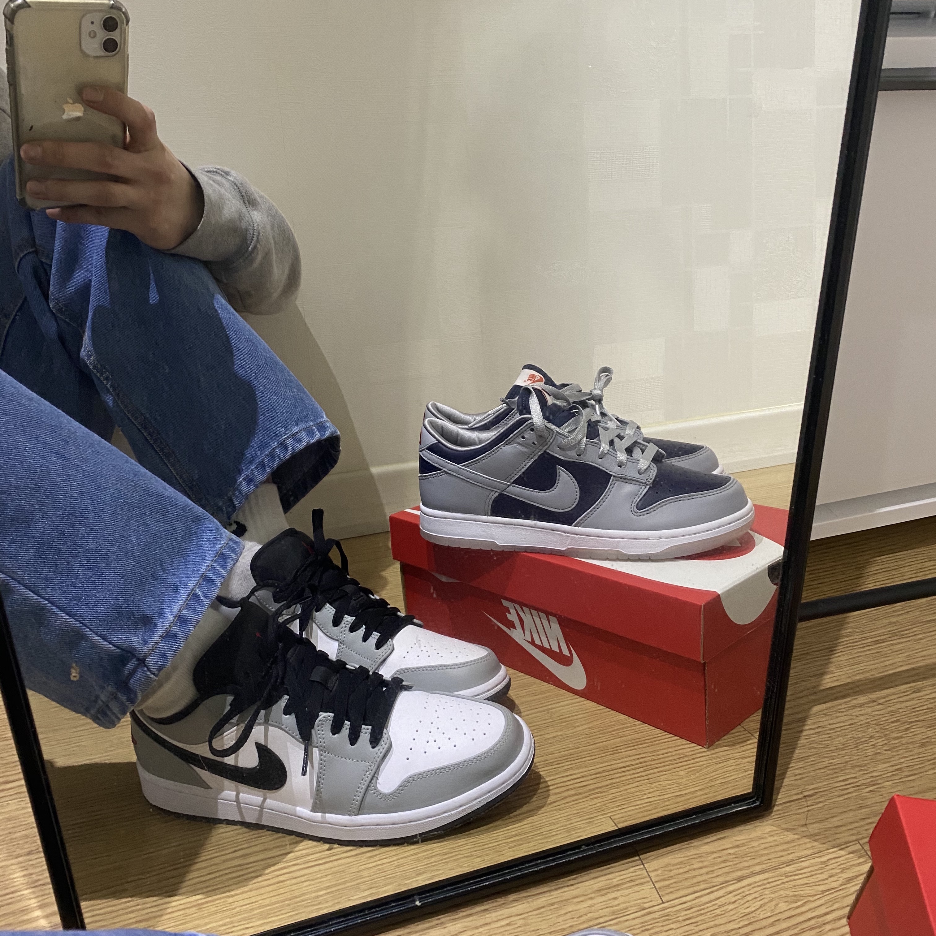 (W) Nike Dunk Low SP College Navy, Jordan 1 Low Light Smoke Grey 착용 스타일