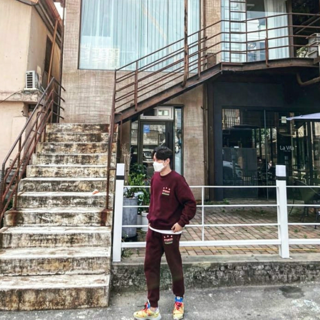 (W) Nike x Off-White Vapor Street Tour Yellow 착용 스타일