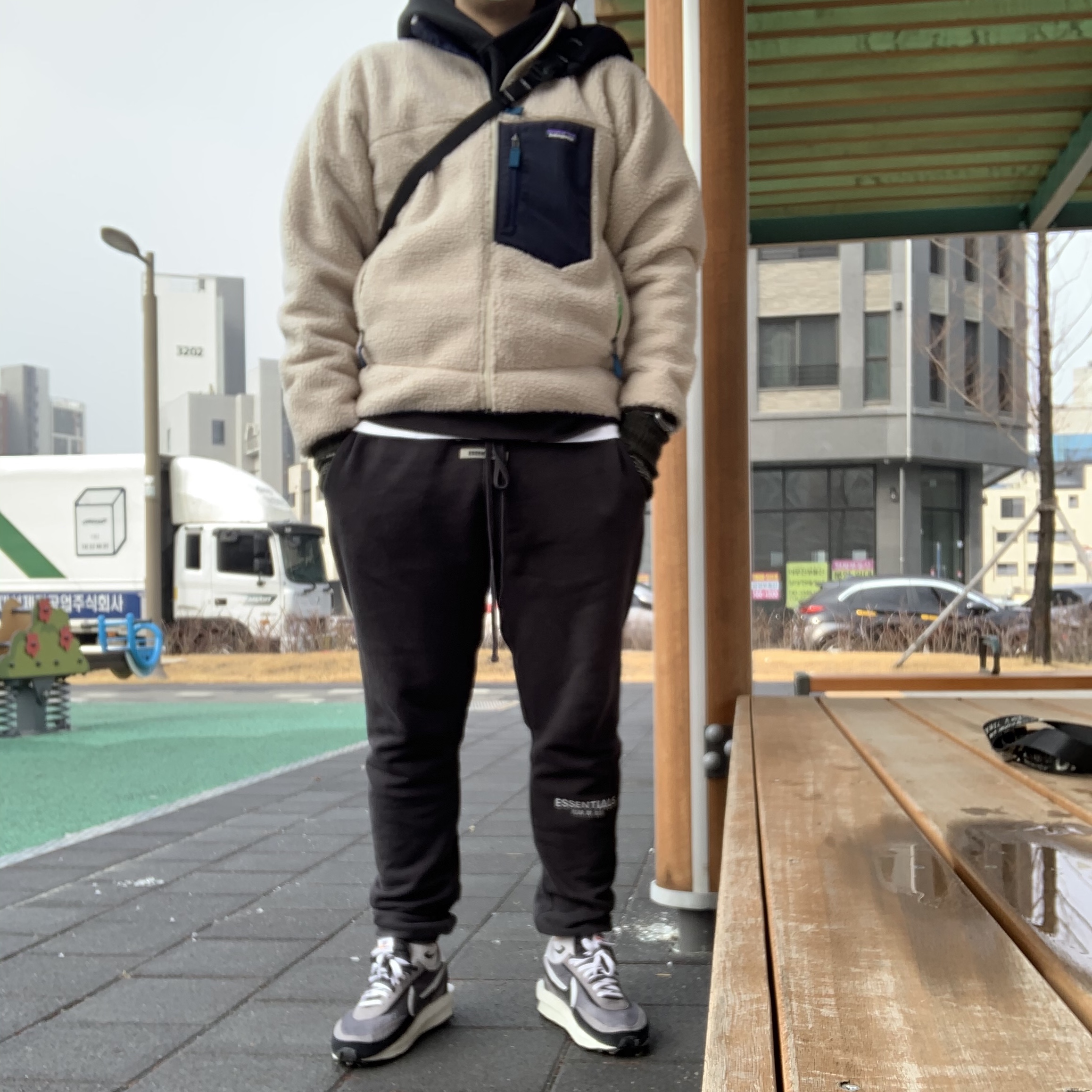 Nike x Sacai LDWaffle Black 착용 스타일