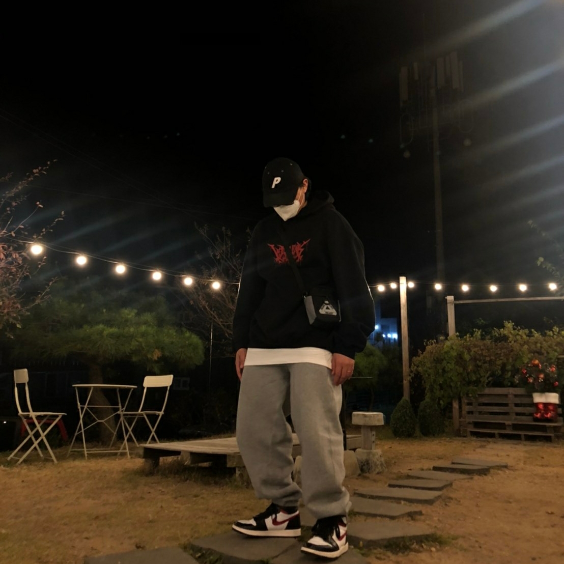 Jordan 1 Retro High OG Gym Red, Nike x Stussy NRG BR Fleece Pants Grey 착용 스타일