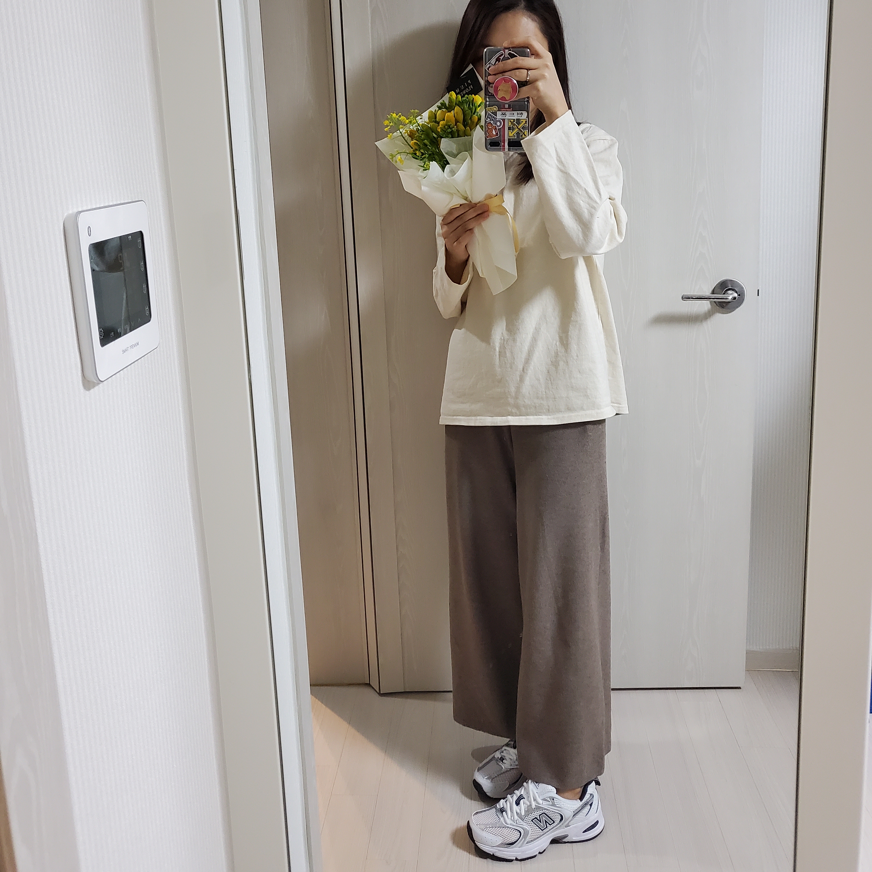 New Balance 530 White 착용 스타일