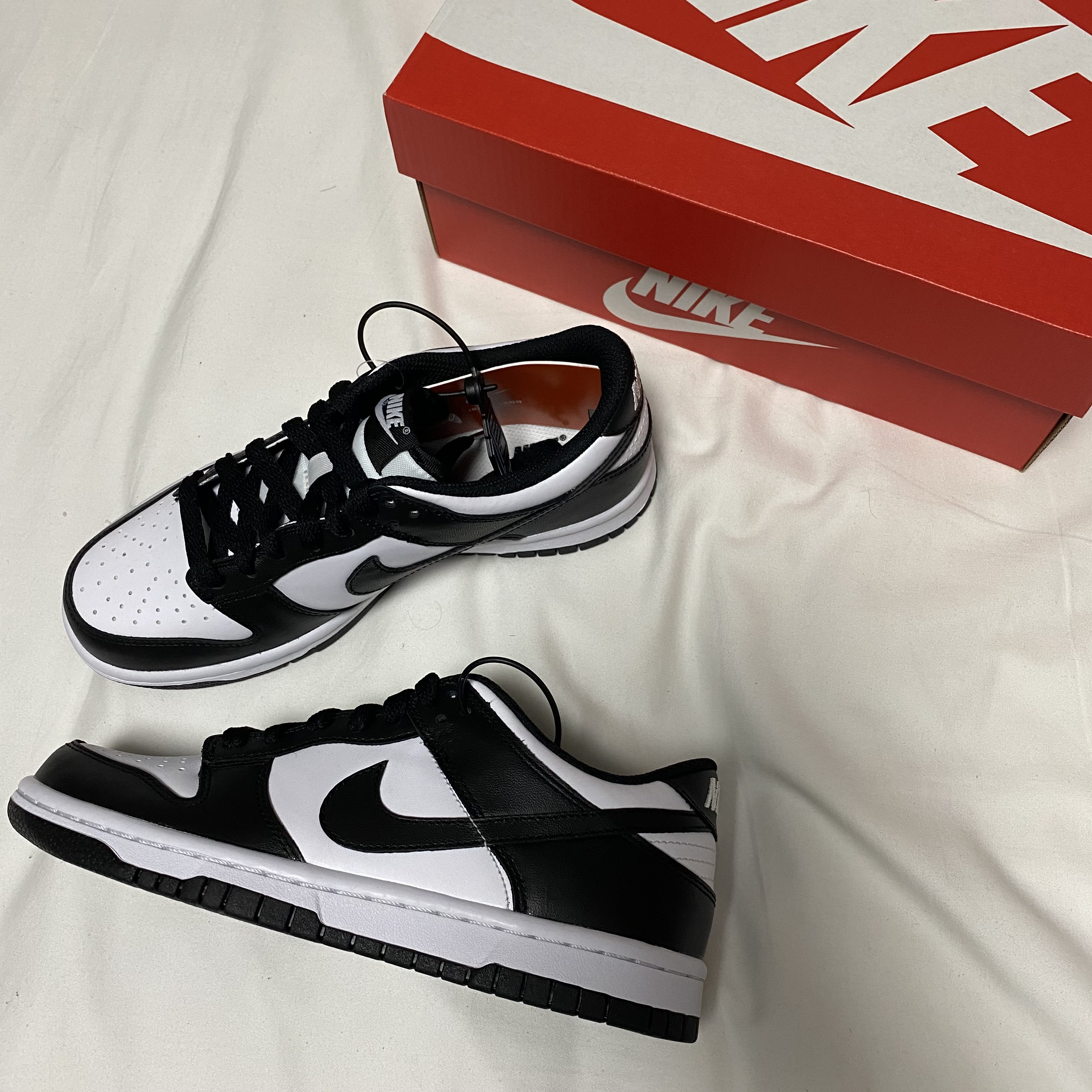 (W) Nike Dunk Low Black 착용 스타일
