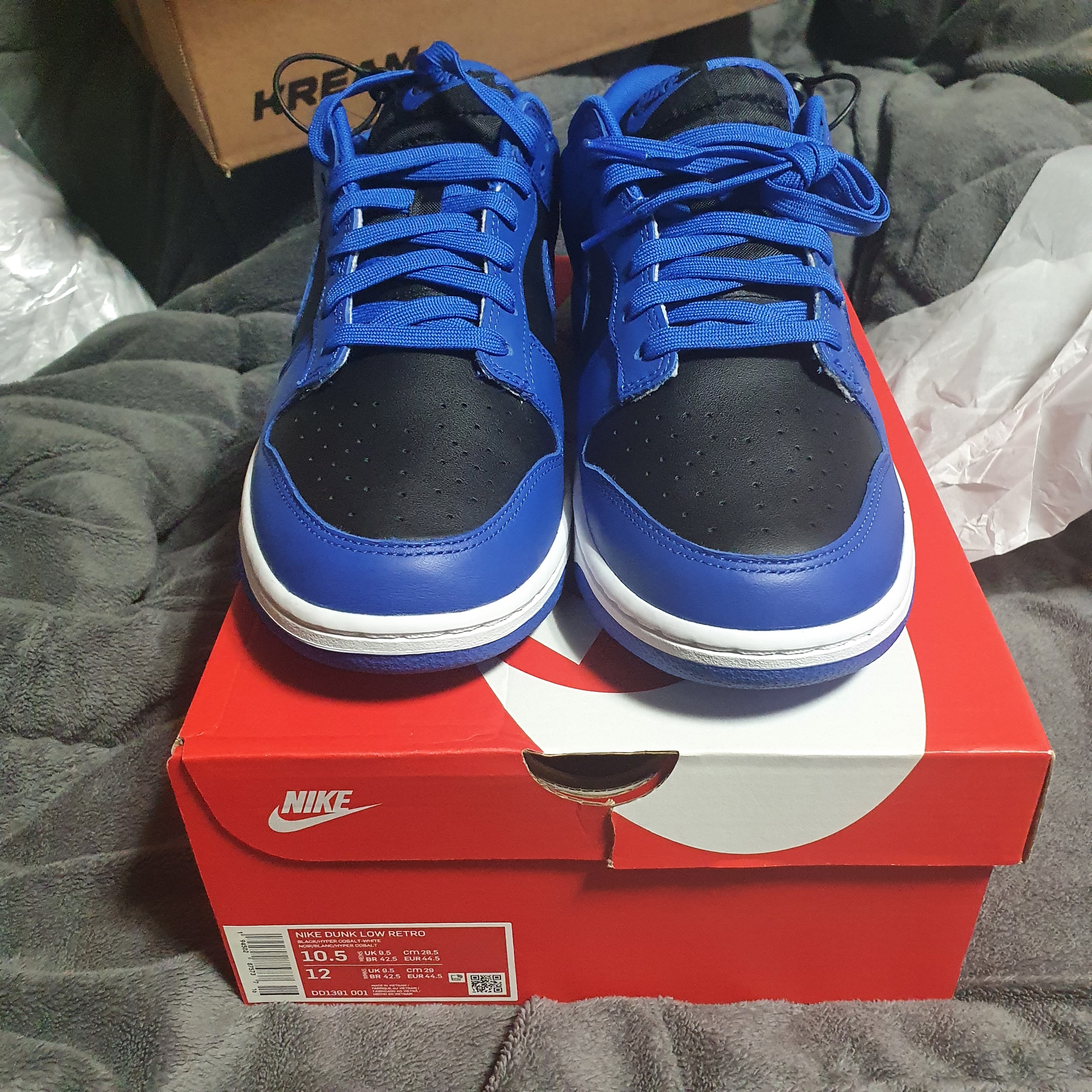 Nike Dunk Low Retro Hyper Cobalt, Nike Air More Uptempo Rayguns 착용 스타일 - 1