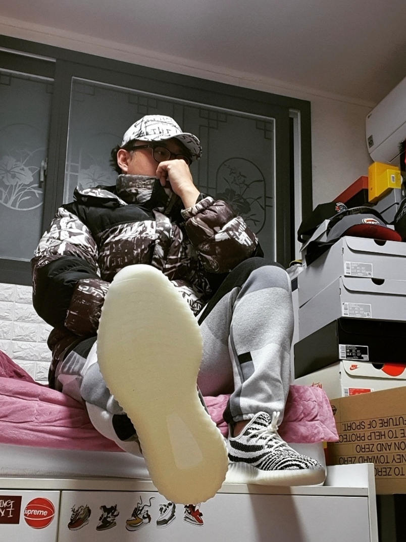 Adidas Yeezy Boost 350 V2 Zebra 2017/2019/2020 착용 스타일 - 2