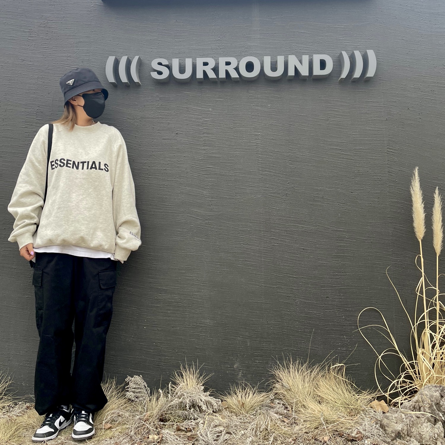 Essentials 3D Silicon Applique Crewneck Oatmeal/Oatmeal Heather/Light Heather Oatmeal 2020, Nike Dunk Low Retro Black 착용 스타일