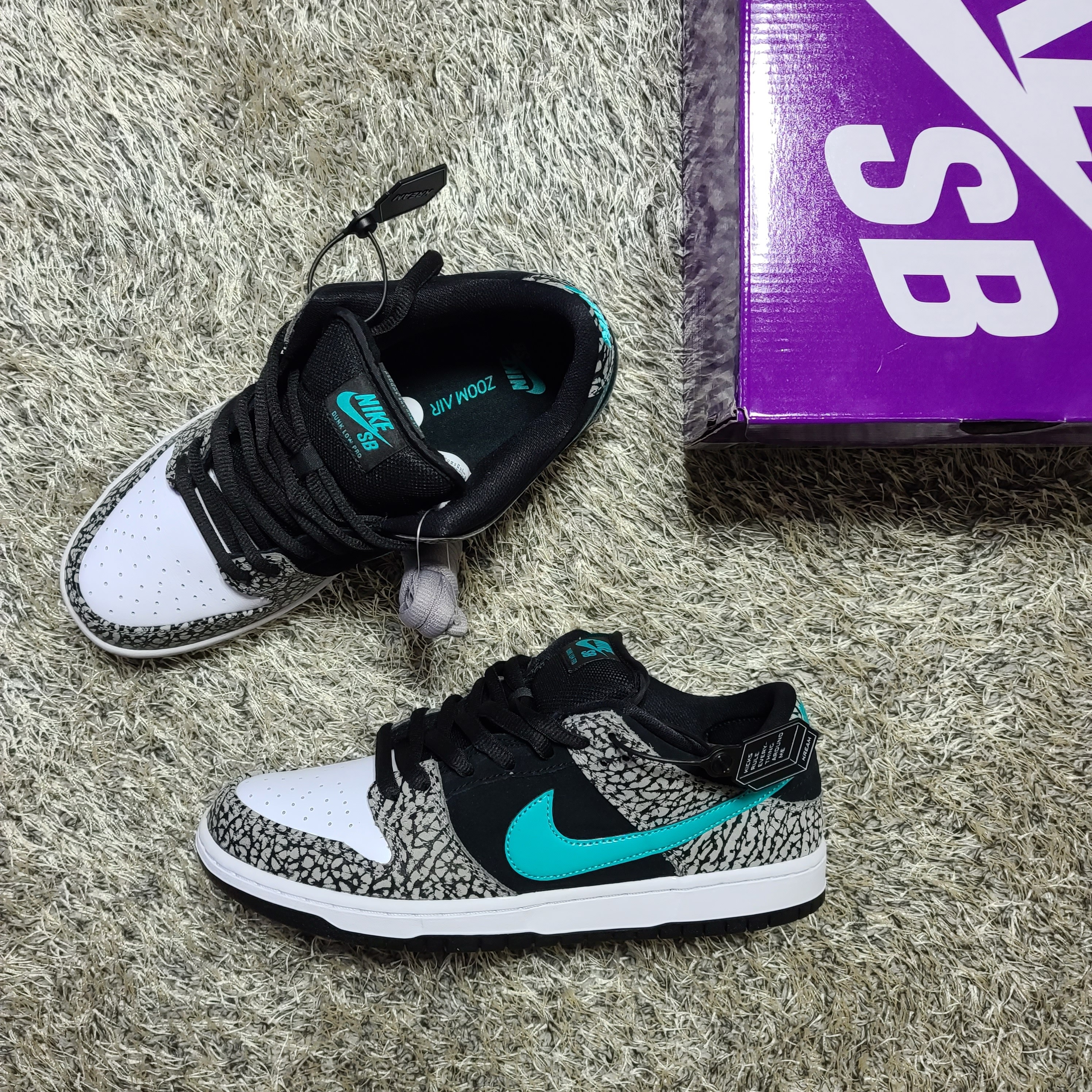 Nike SB Dunk Low Pro Clear Jade 착용 스타일 - 2