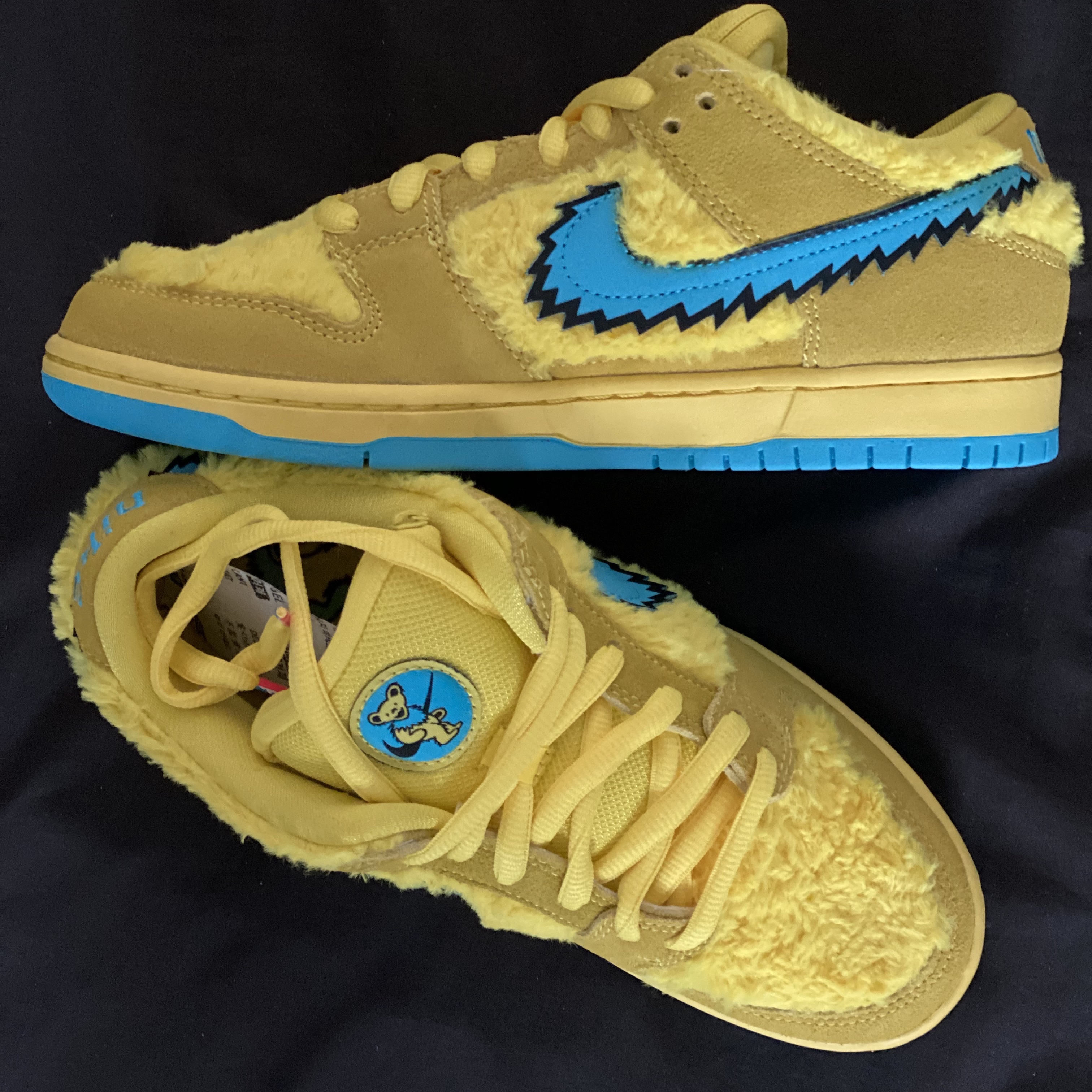 Nike x Grateful Dead SB Dunk Low Yellow Bear 착용 스타일 - 2