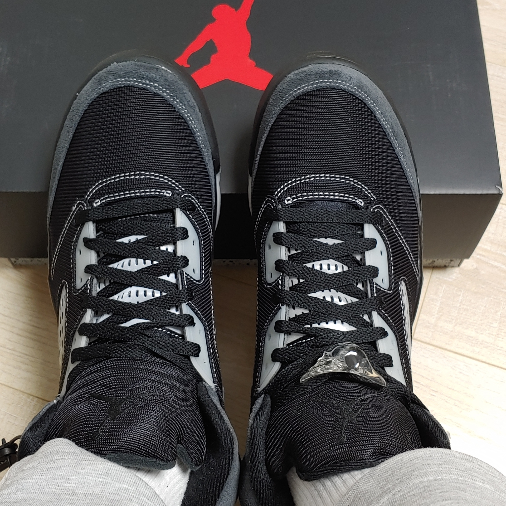 Jordan 5 Retro Anthracite 착용 스타일 - 2