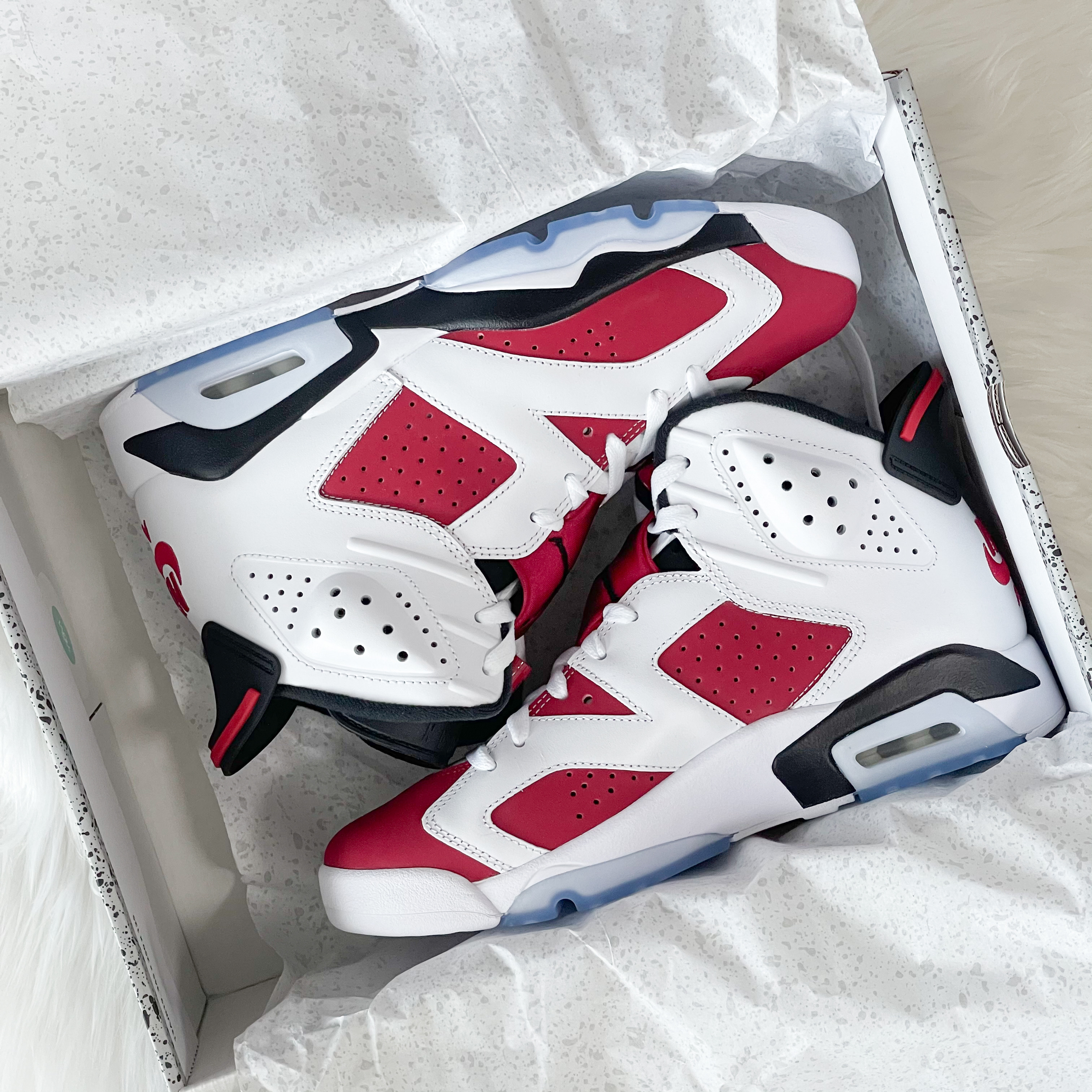 Jordan 6 Retro Carmine 2021 착용 스타일 - 2