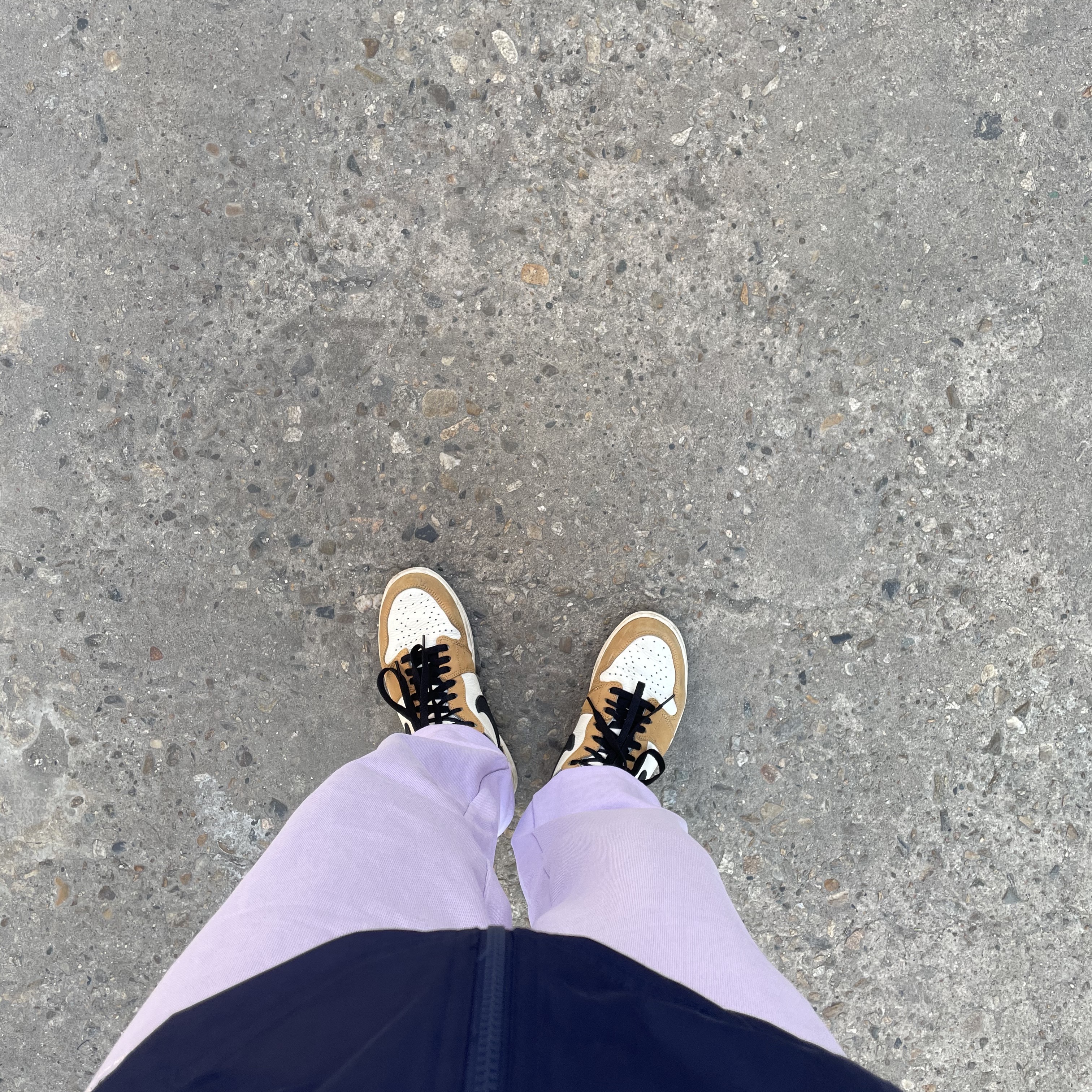 Jordan 1 Retro High Rookie of the Year, Nike x Cav Empt Track Jacket Navy 착용 스타일