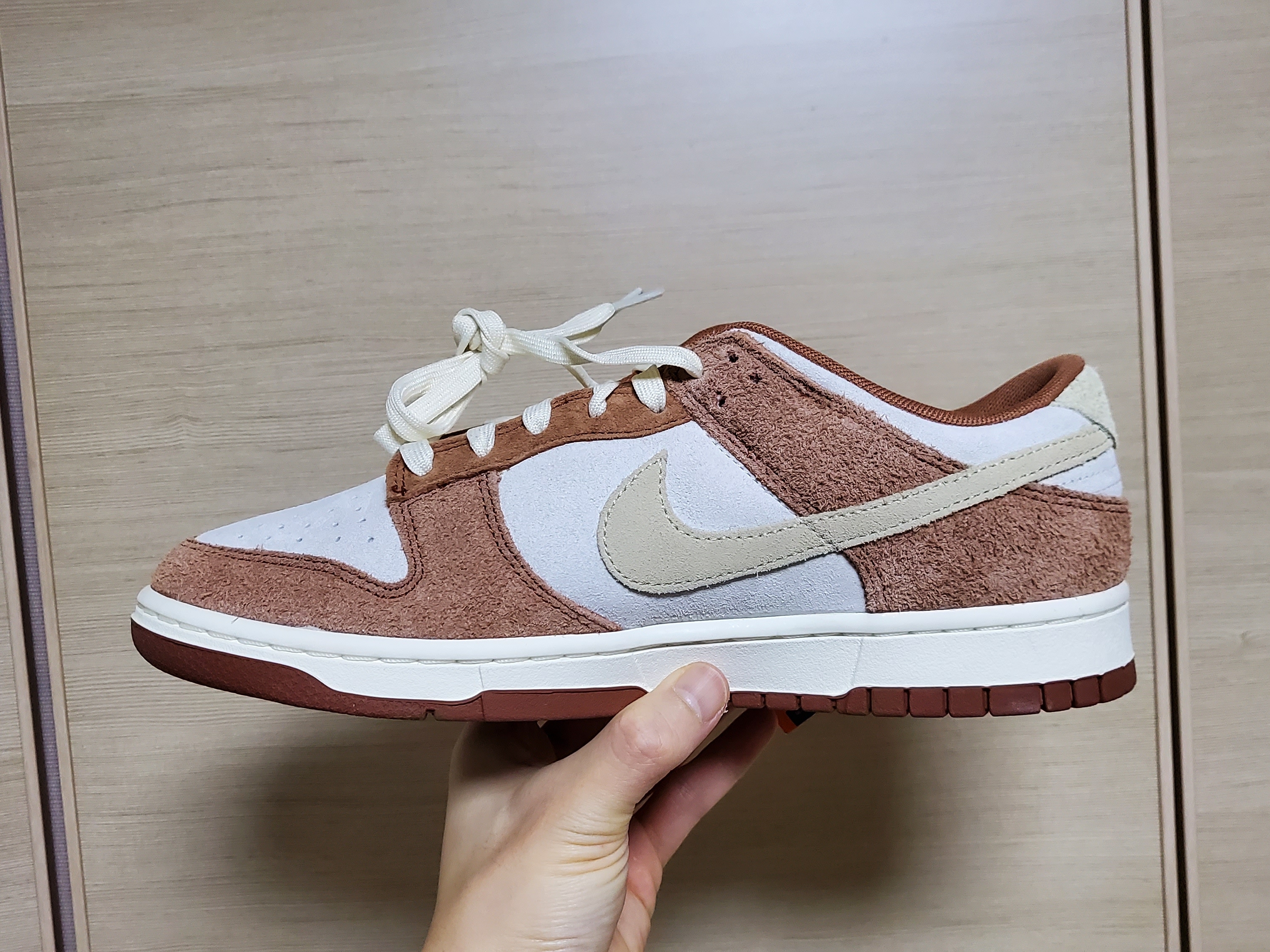 Nike Dunk Low Pro Premium Medium Curry 착용 스타일 - 4