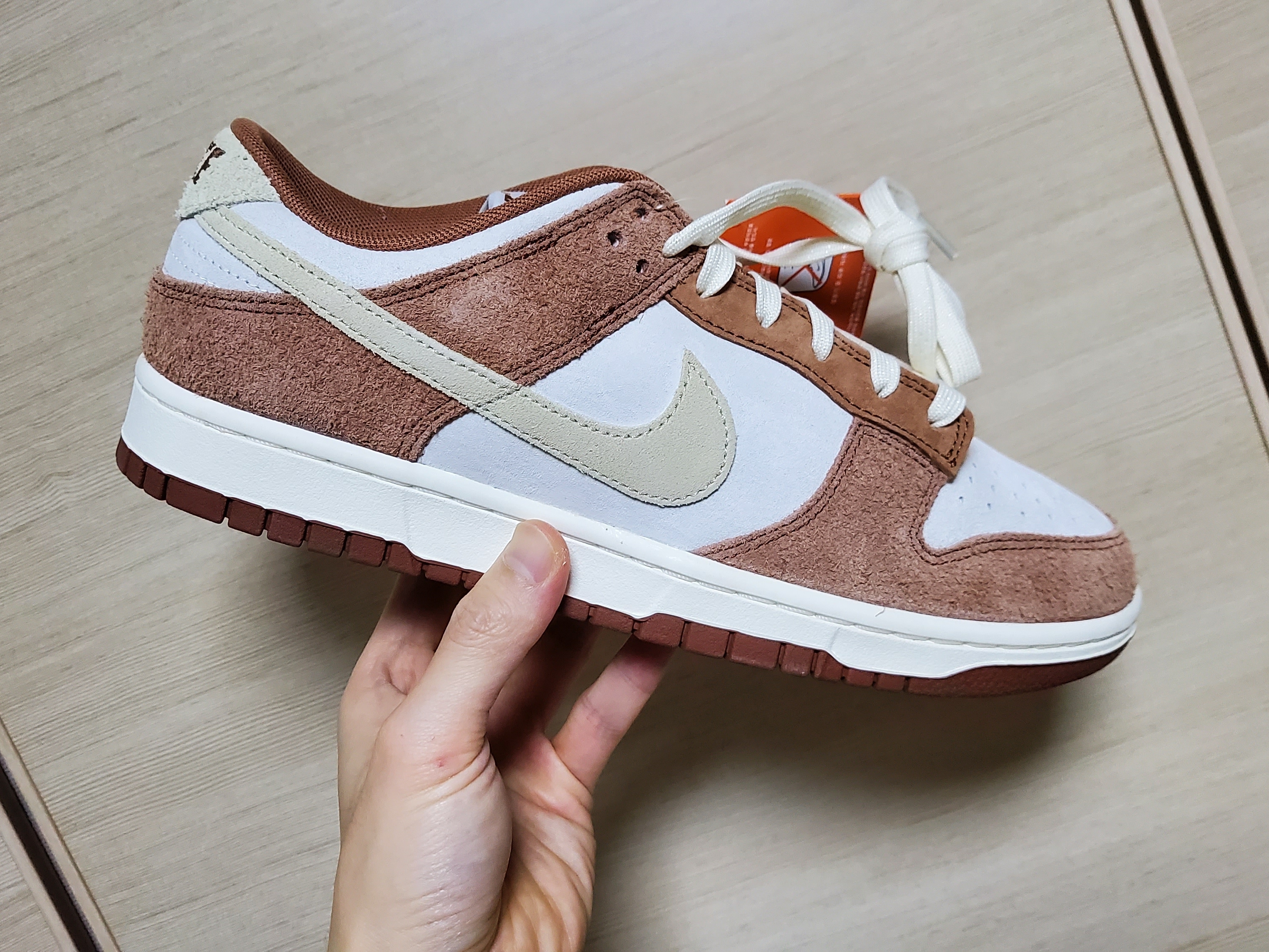 Nike Dunk Low Pro Premium Medium Curry 착용 스타일 - 3