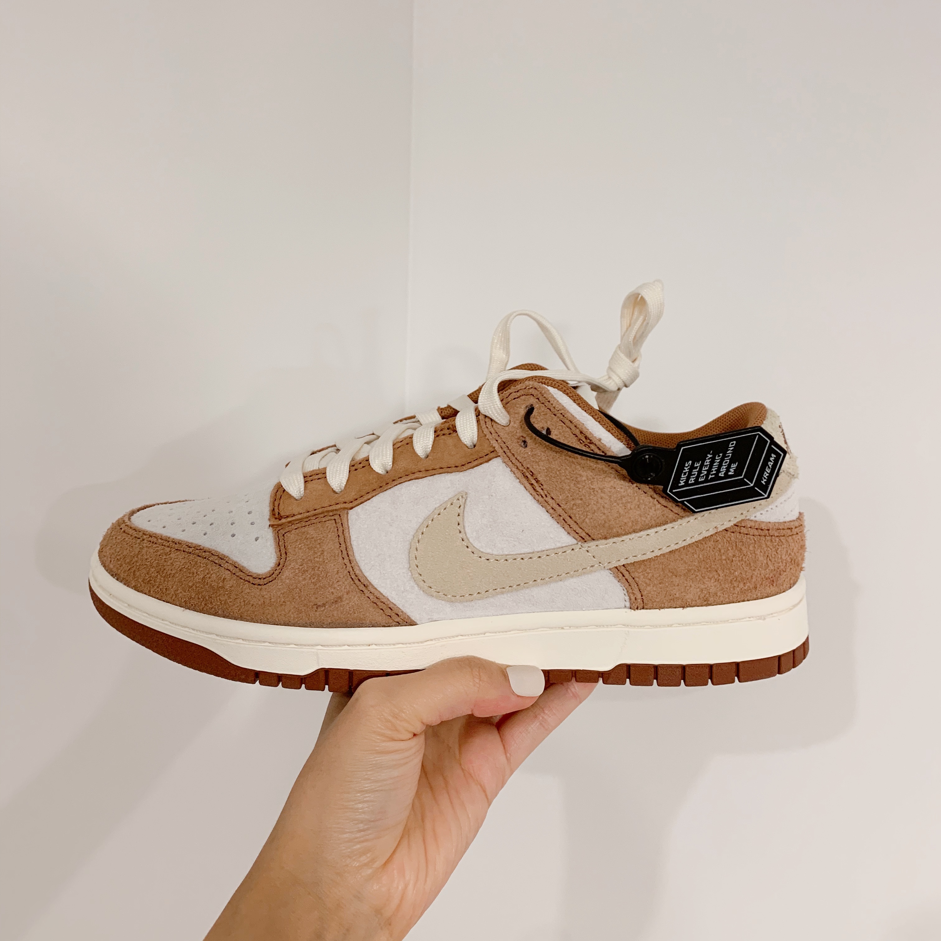 Nike Dunk Low Pro Premium Medium Curry 착용 스타일