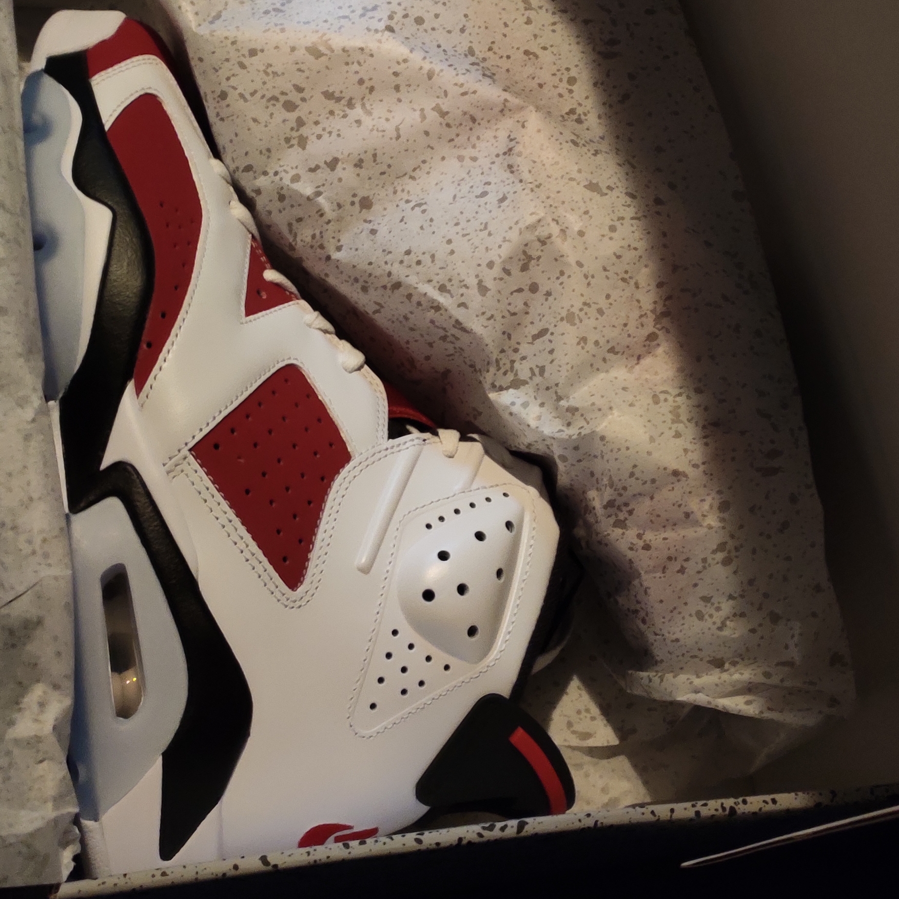 Jordan 6 Retro Carmine 2021 착용 스타일 - 1