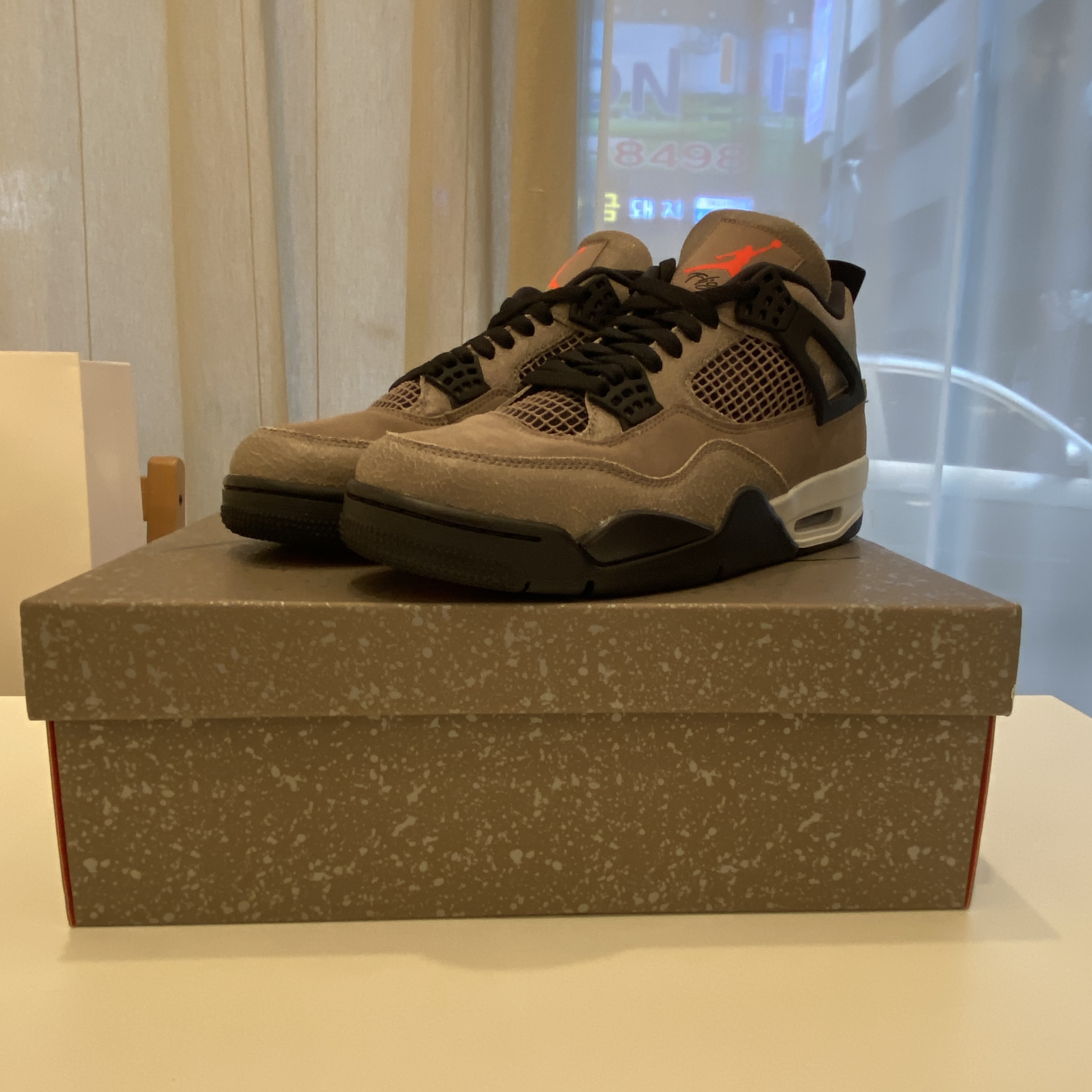 Jordan 4 Retro Taupe Haze 착용 스타일 - 4