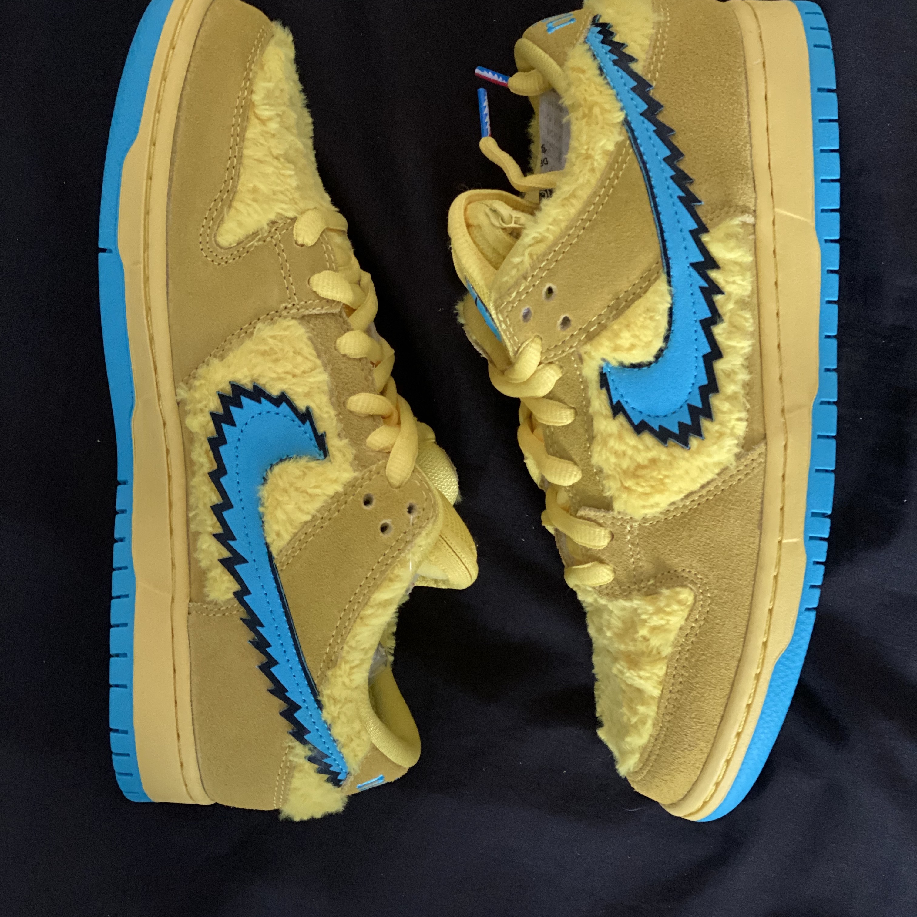 Nike x Grateful Dead SB Dunk Low Yellow Bear 착용 스타일 - 1