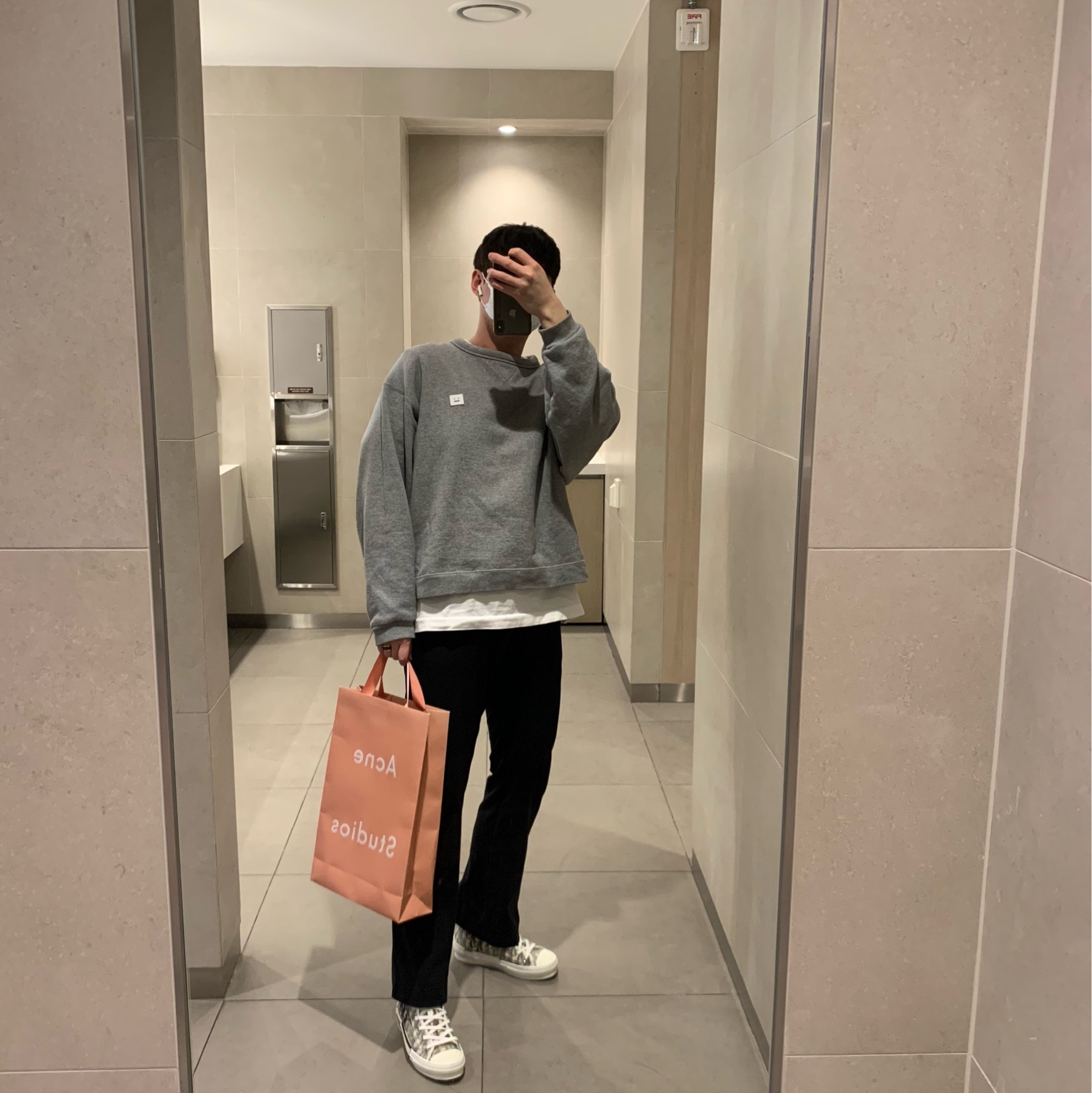 Dior B23 Low Dior Oblique White & Black 착용 스타일