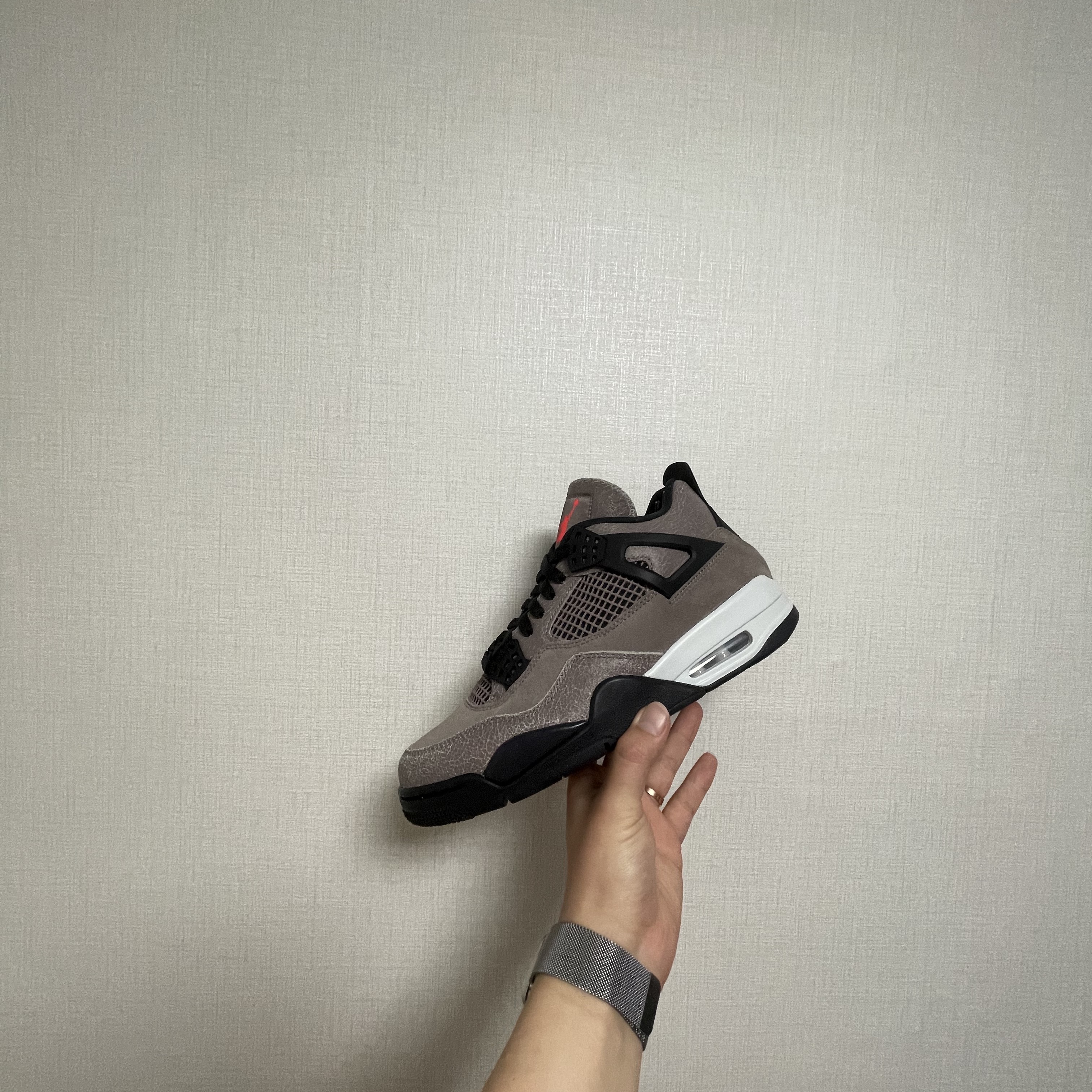 Jordan 4 Retro Taupe Haze 착용 스타일