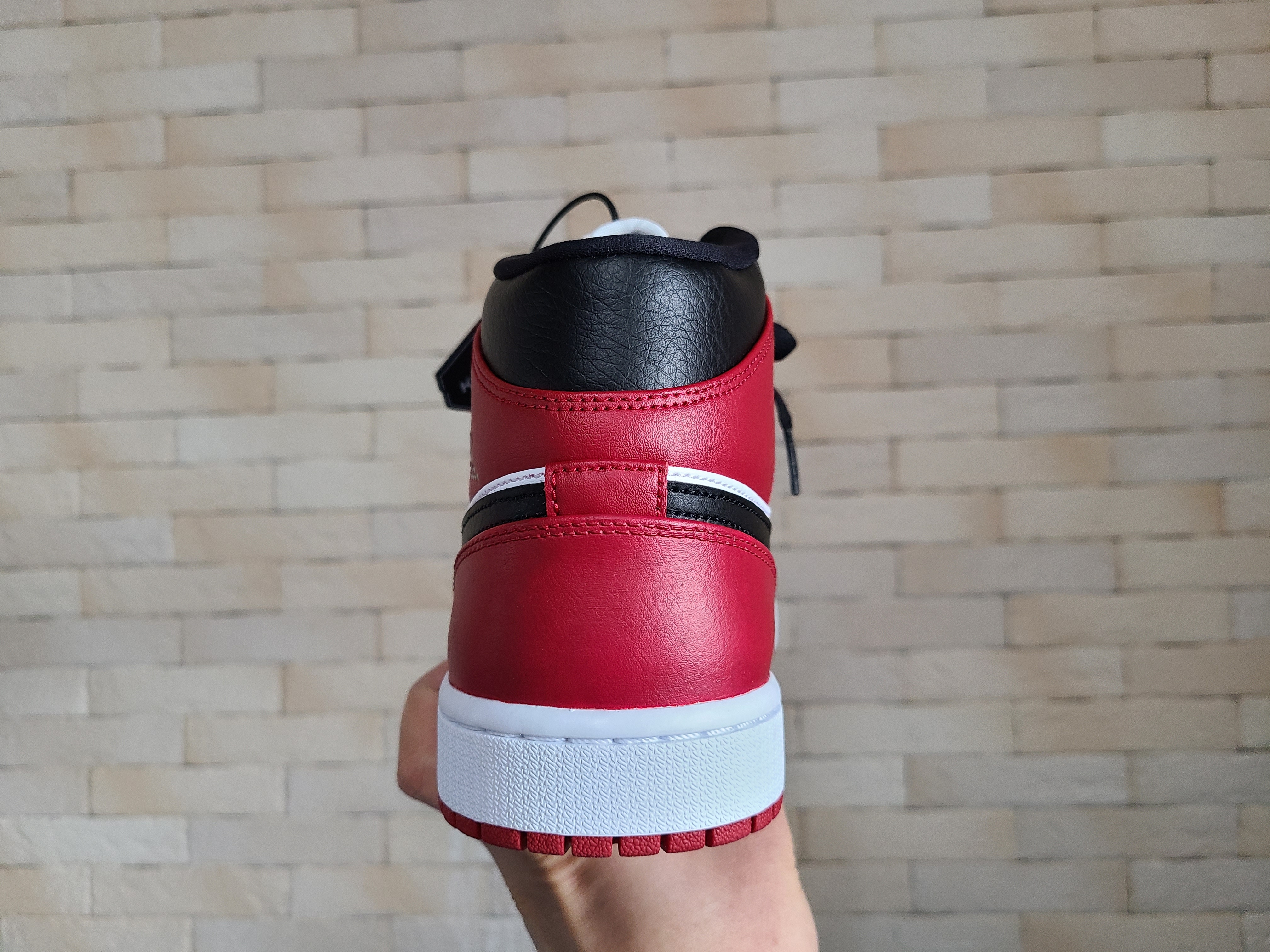 Jordan 1 Mid Chicago 2020 착용 스타일 - 4