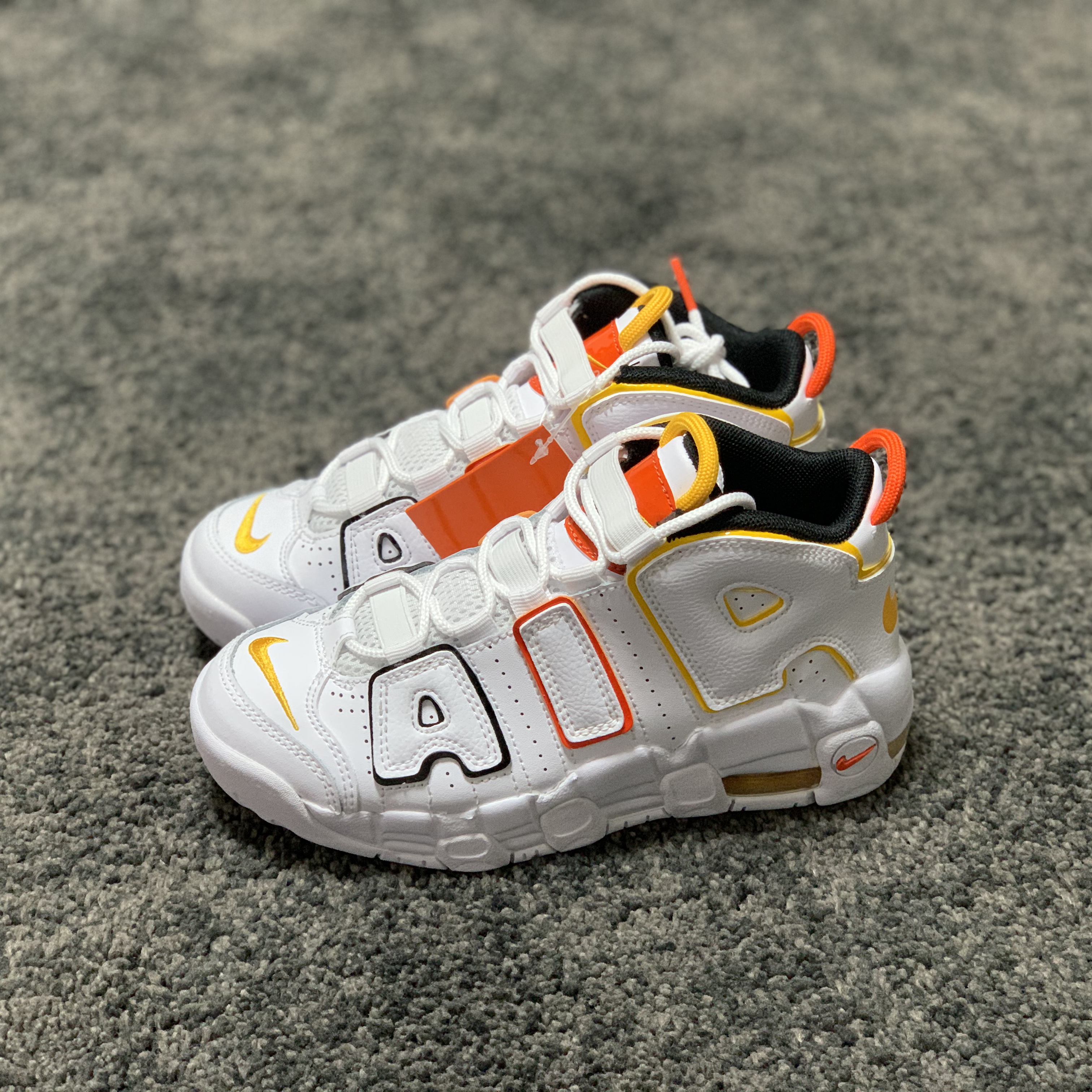 (PS) Jordan 6 Retro Carmine 2021, (PS) Nike Air More Uptempo Rayguns 착용 스타일 - 2