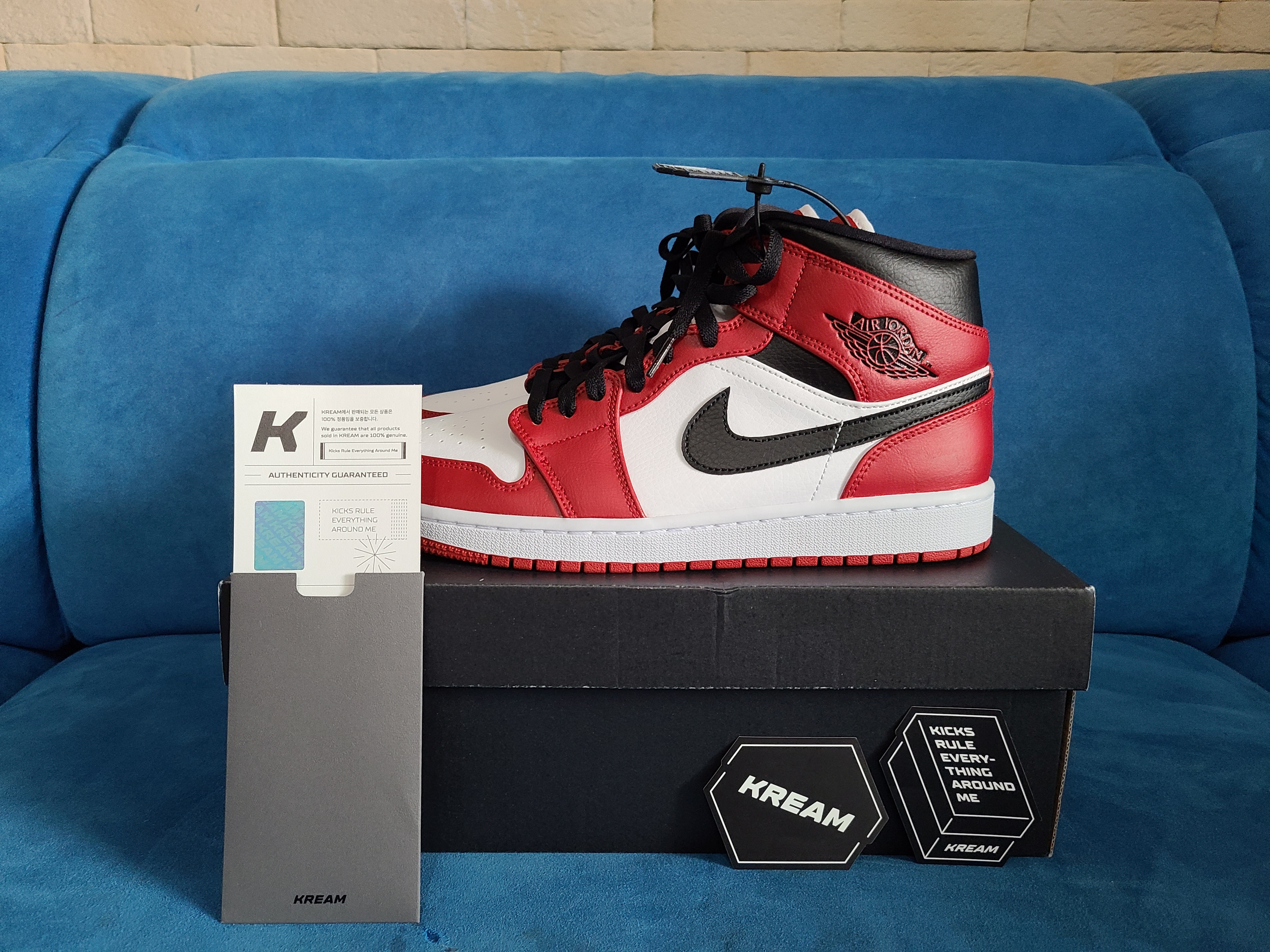 Jordan 1 Mid Chicago 2020 착용 스타일 - 1
