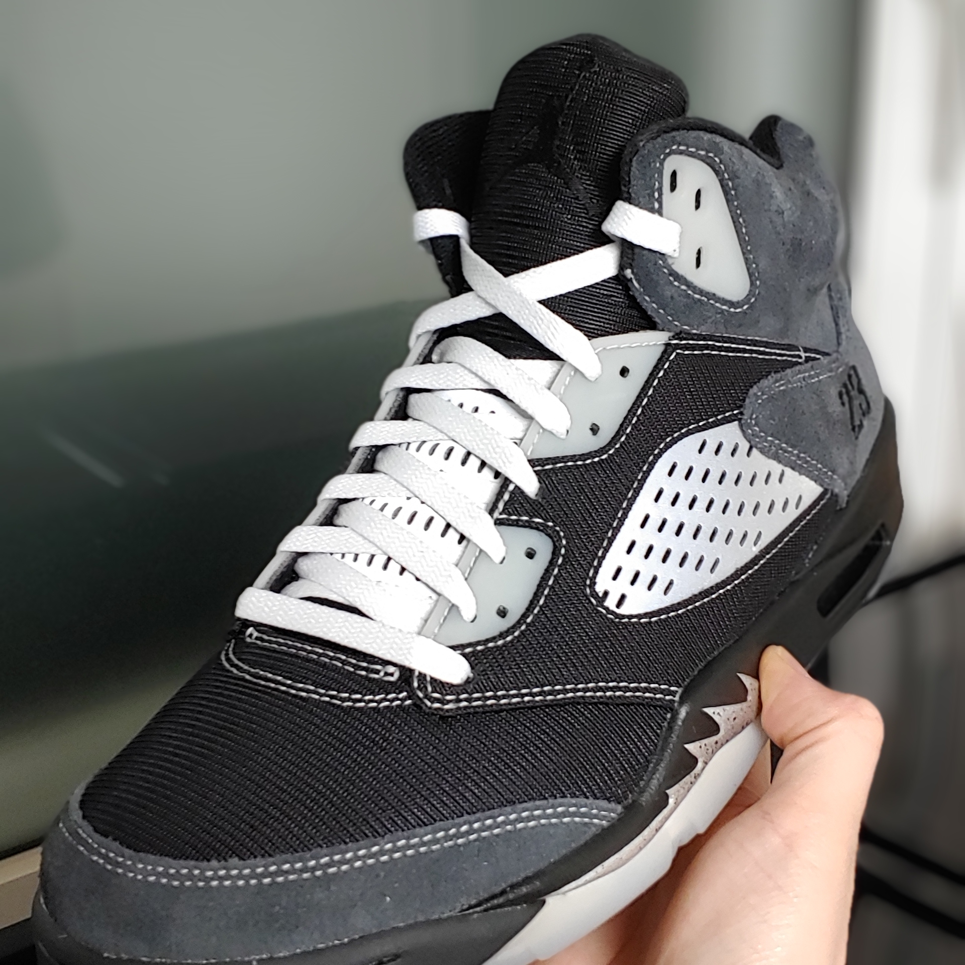 Jordan 5 Retro Anthracite 착용 스타일 - 4
