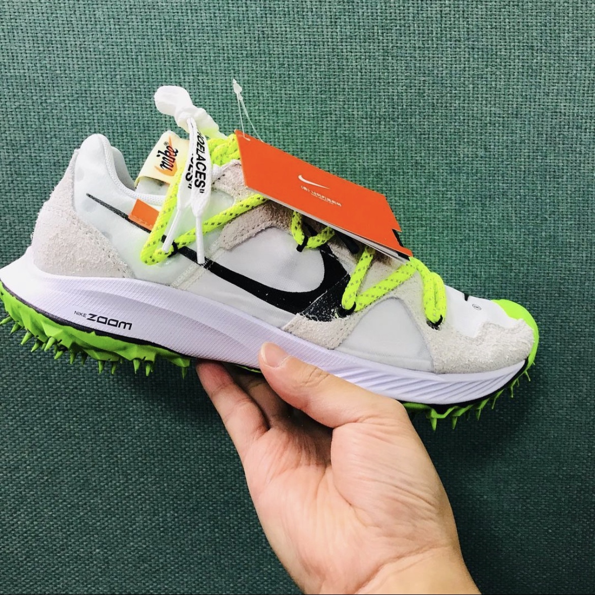 (W) Nike x Off-White Zoom Terra Kiger 5 White 착용 스타일 - 1