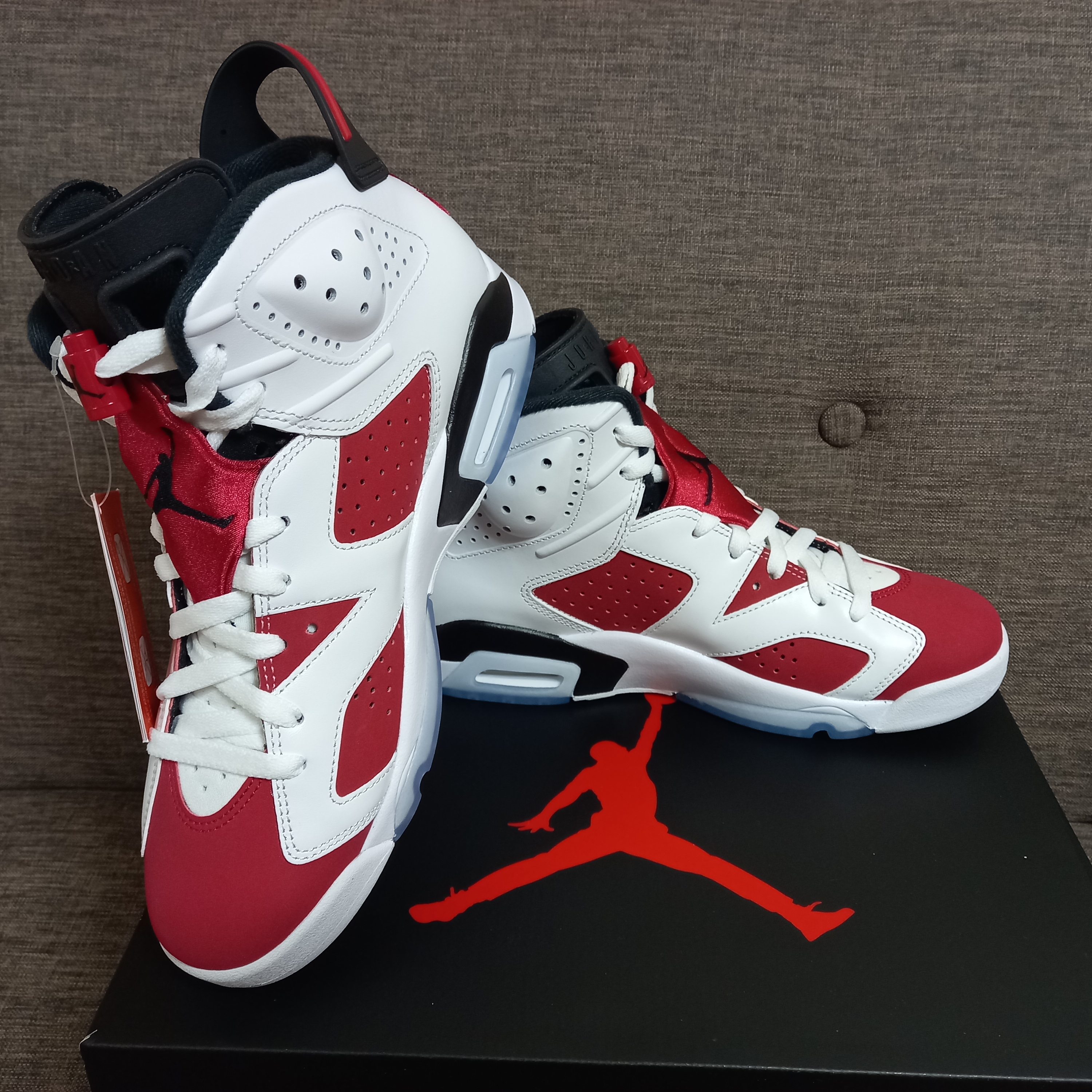 Jordan 6 Retro Carmine 2021 착용 스타일 - 3