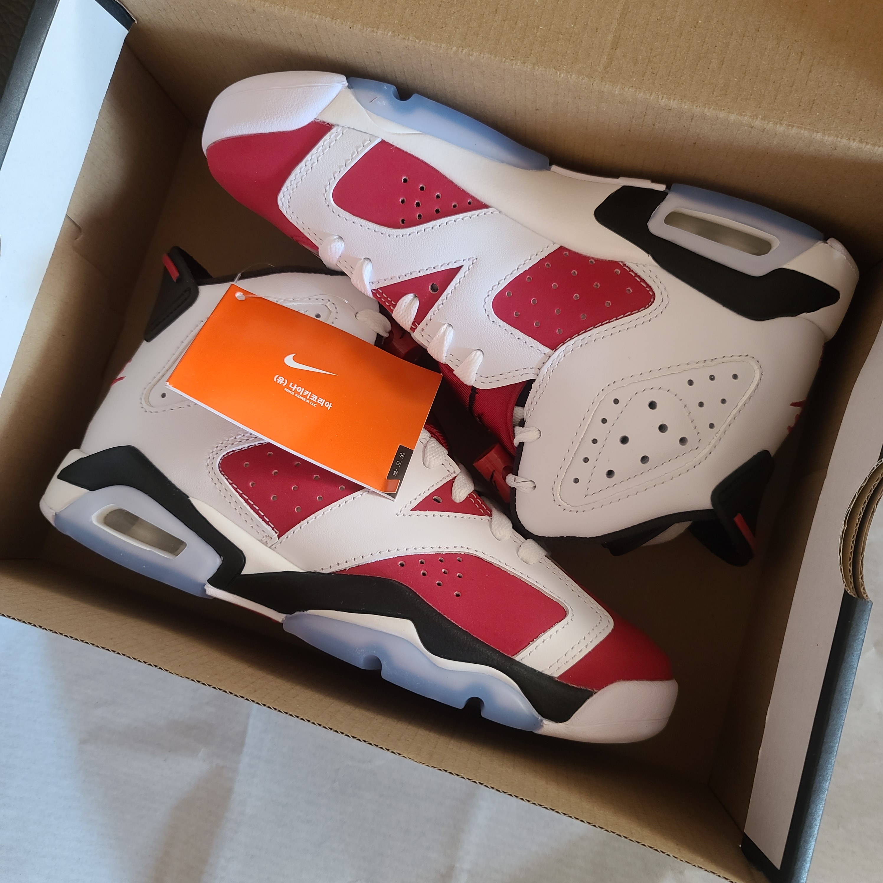 Jordan 6 Retro Carmine 2021, (GS) Jordan 6 Retro Carmine 2021 착용 스타일 - 2