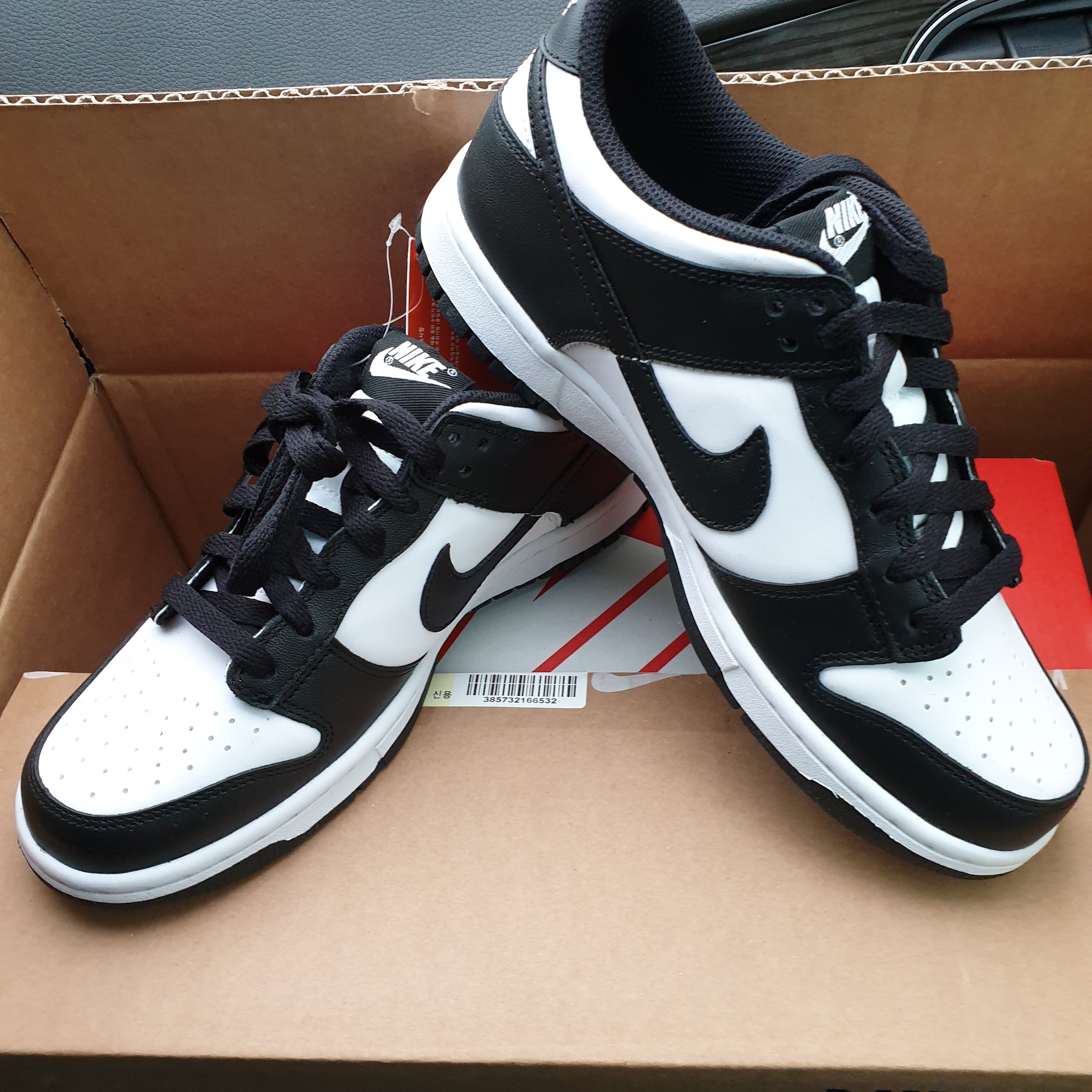 (GS) Nike Dunk Low Black 착용 스타일