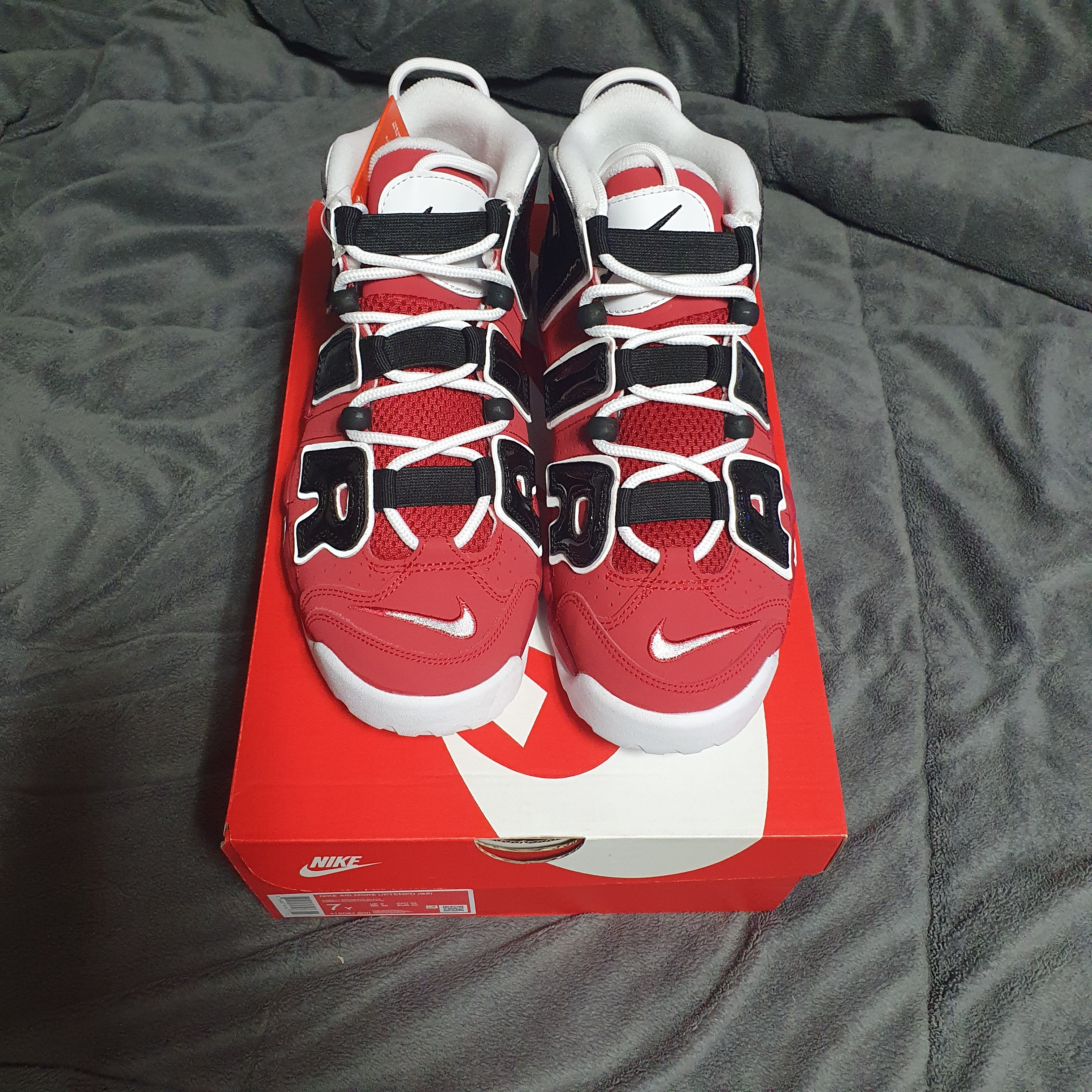 Nike Dunk Low Retro Hyper Cobalt, Nike Air More Uptempo Rayguns 착용 스타일 - 4