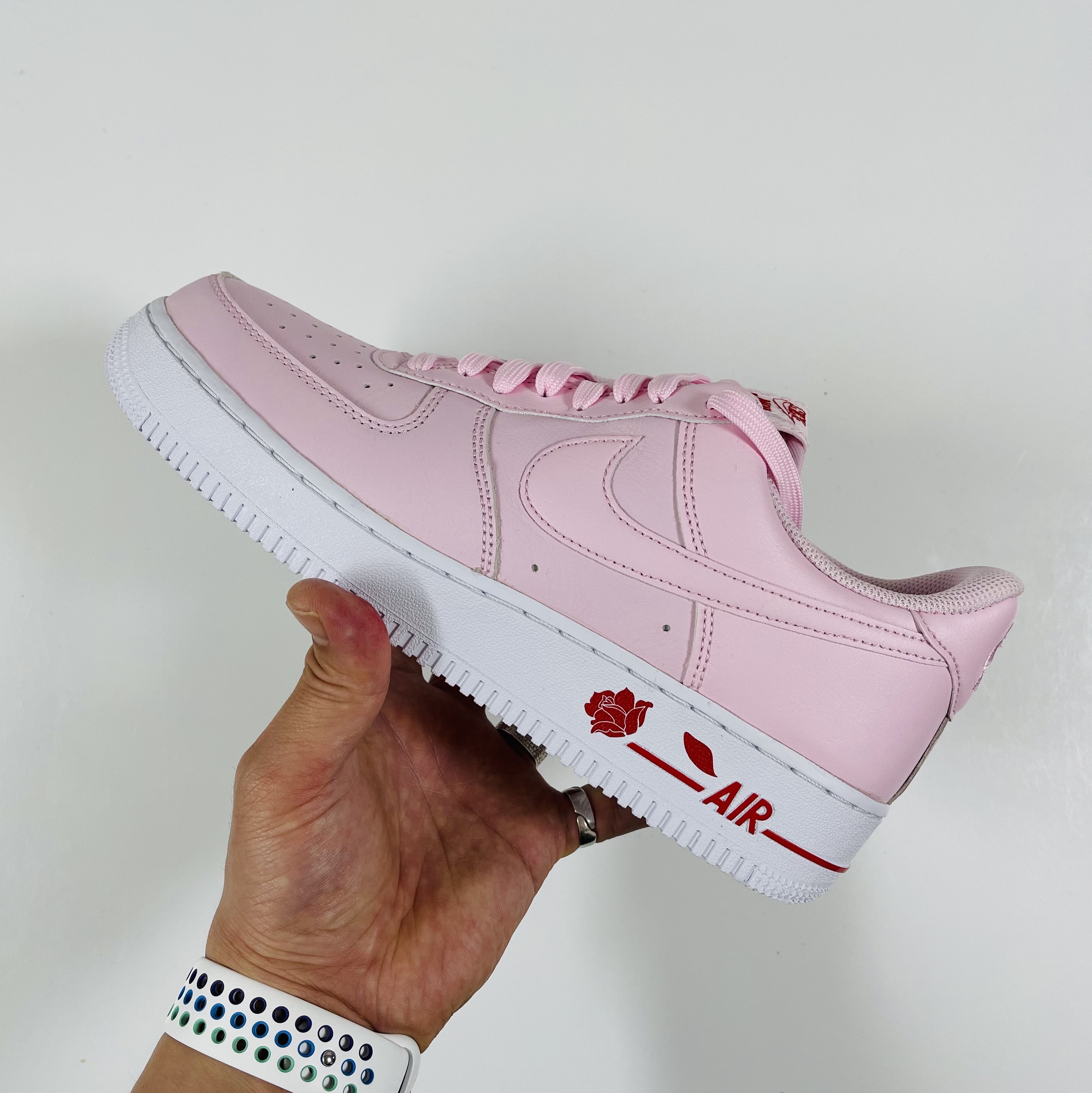 Nike Air Force 1 '07 LX Pink Bag 착용 스타일 - 1