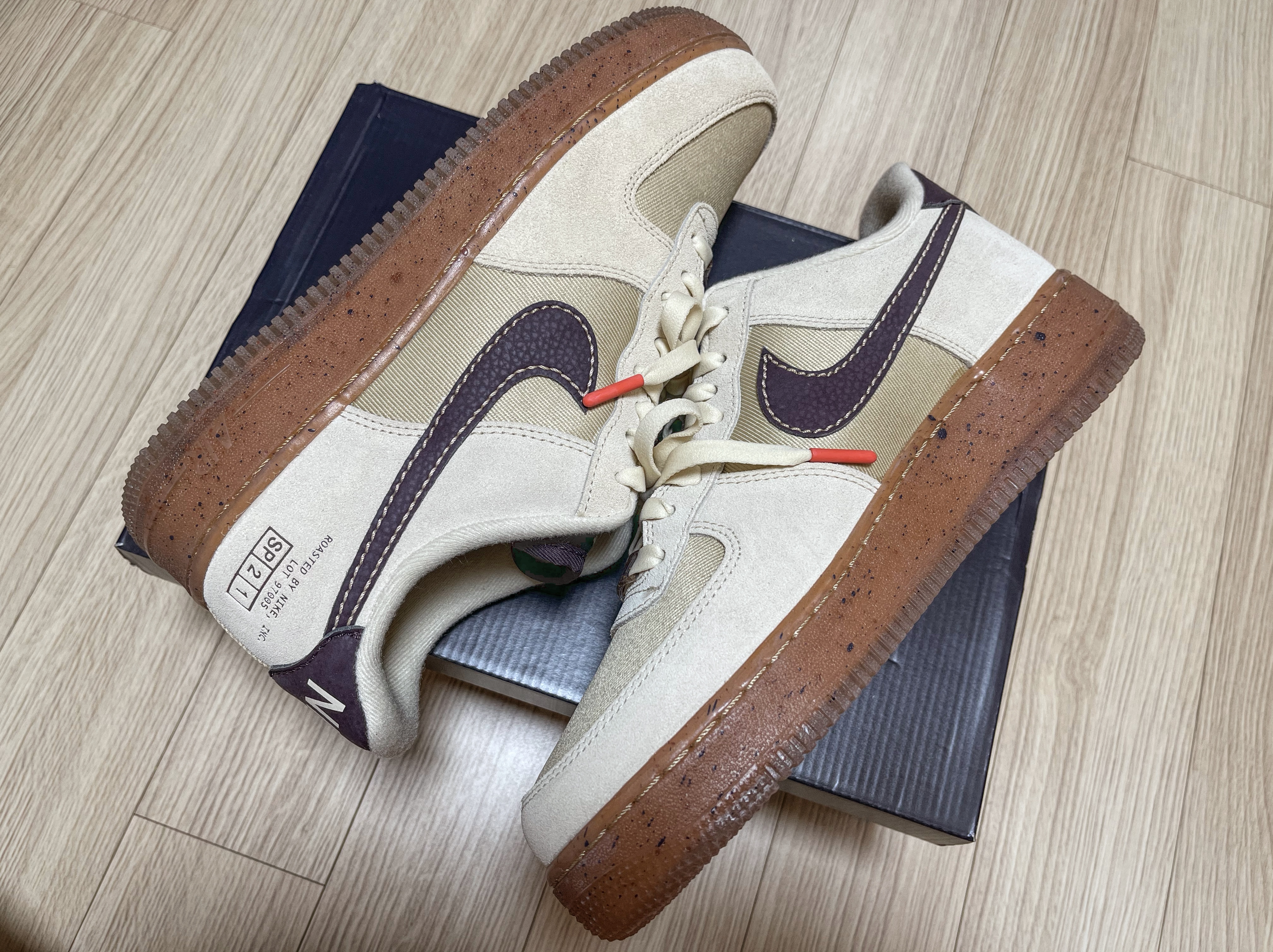 Nike Air Force 1 '07 LV8 Coffee 착용 스타일 - 1