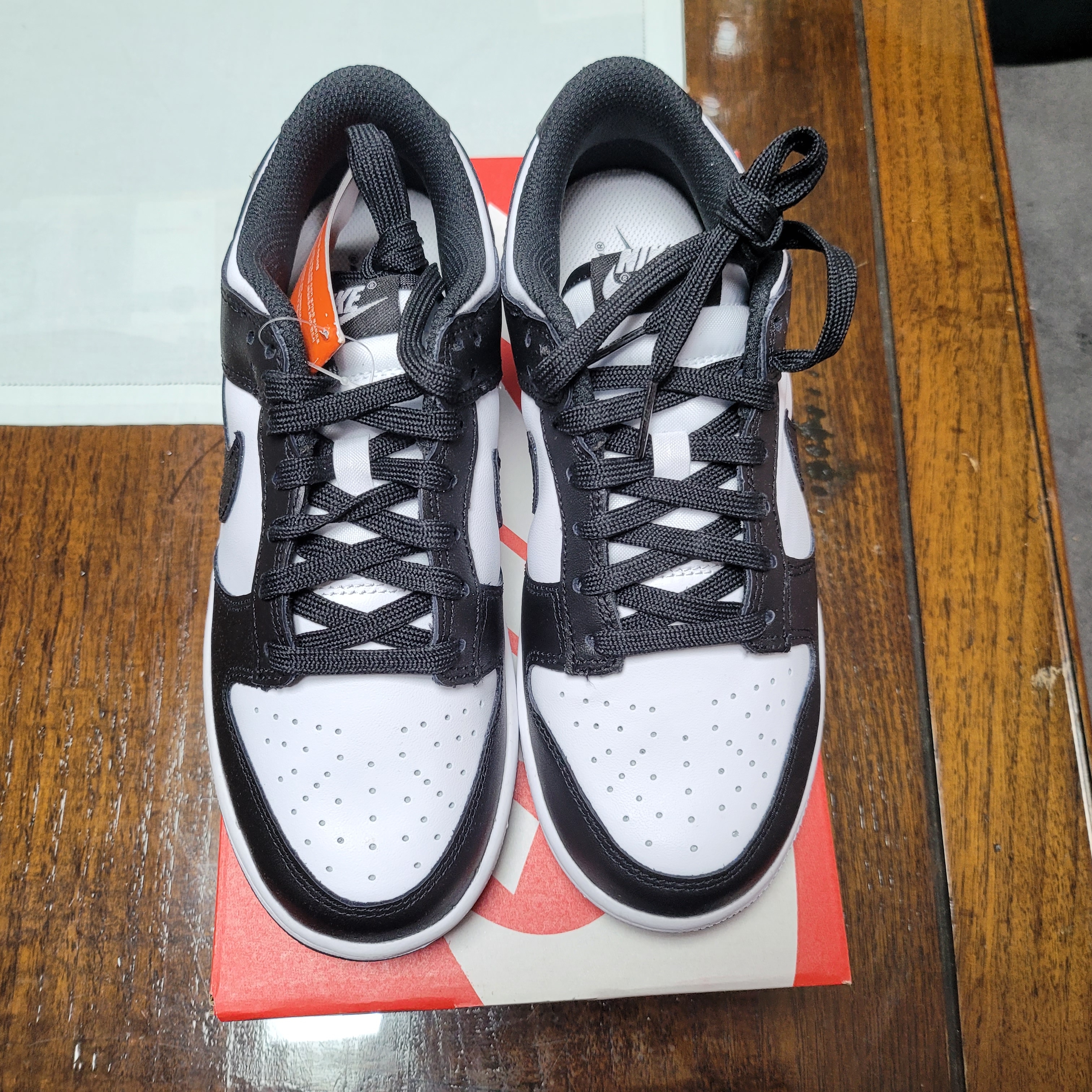(W) Nike Dunk Low Black 착용 스타일 - 1
