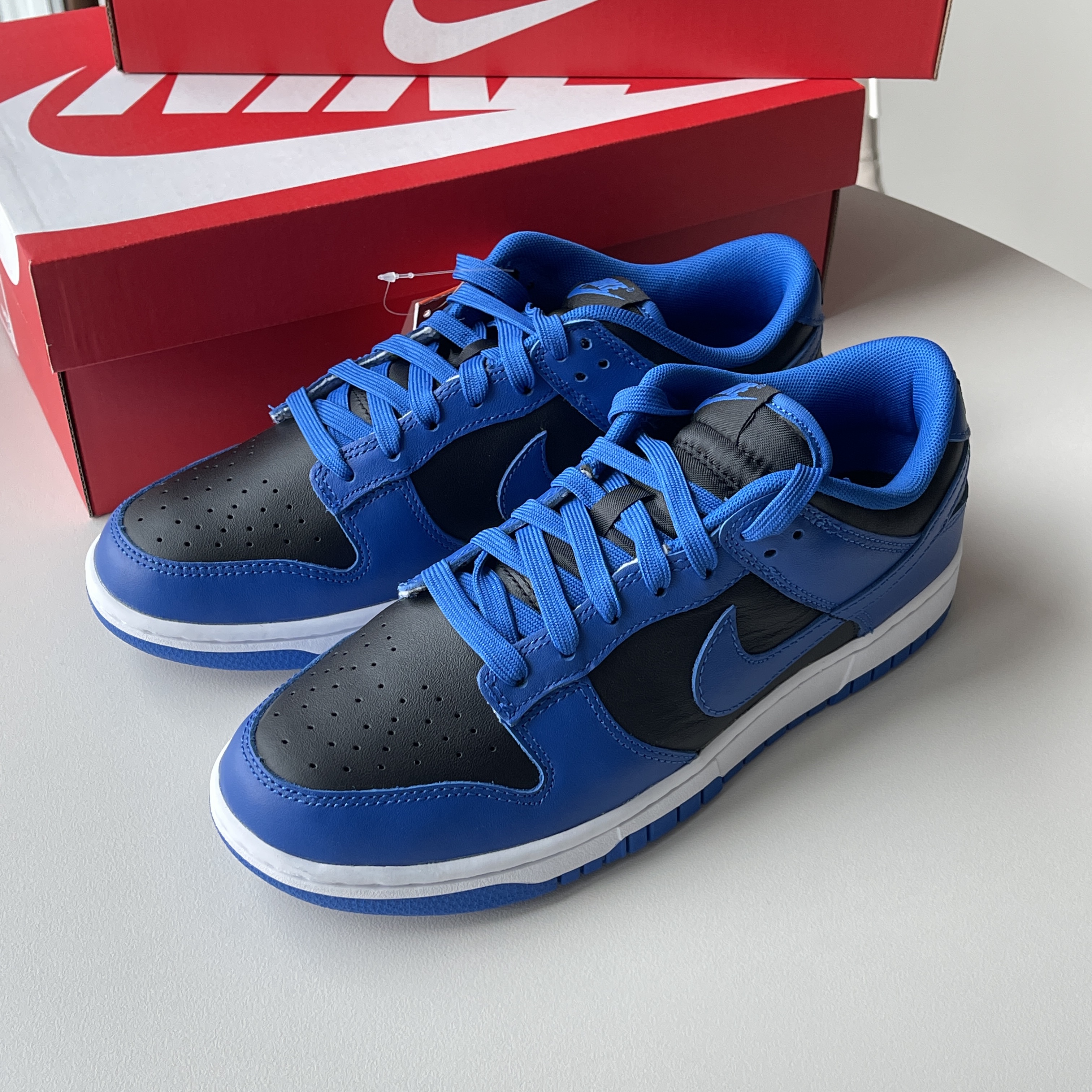 Nike Dunk Low Retro Hyper Cobalt 착용 스타일