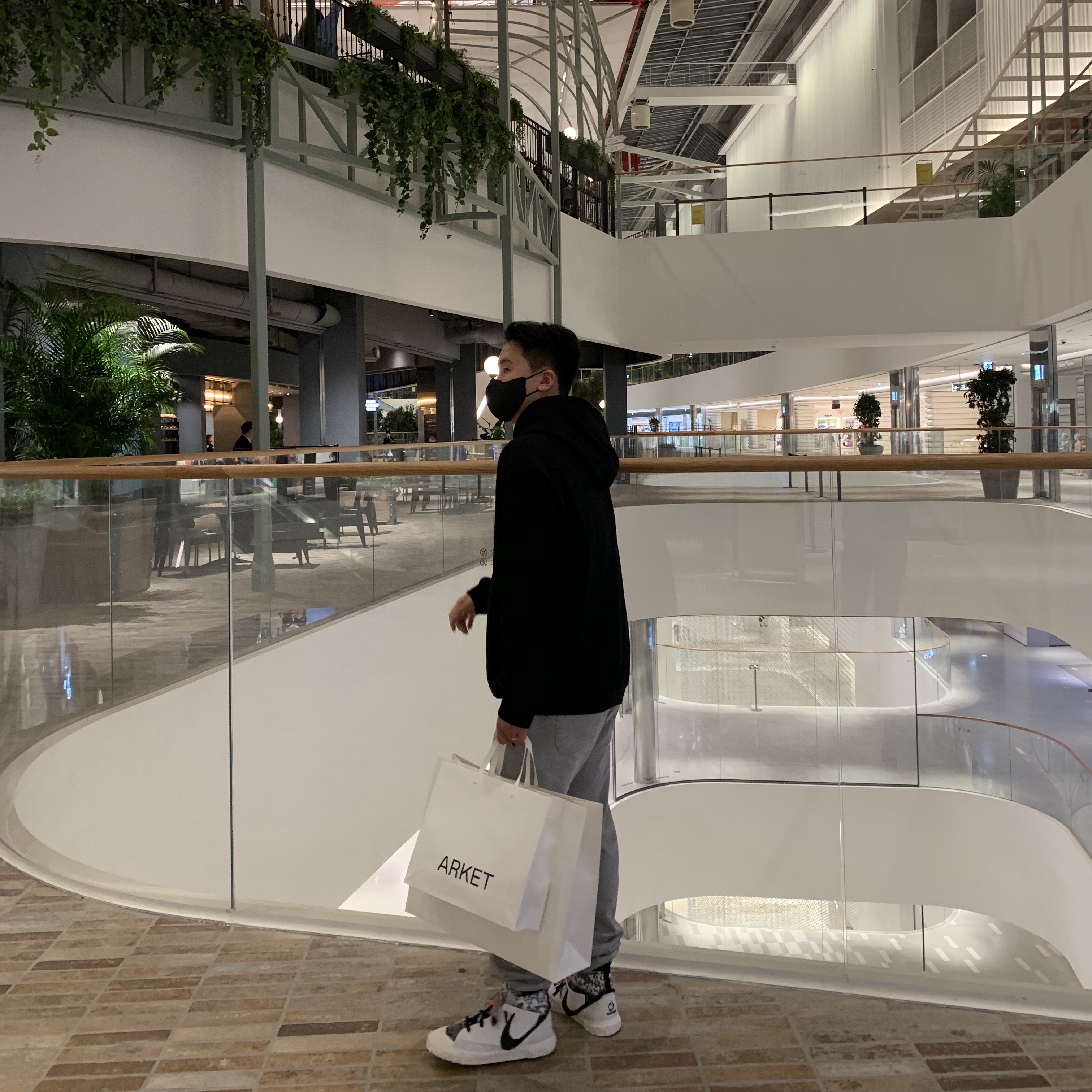 Nike x Readymade Blazer Mid White 착용 스타일 - 1