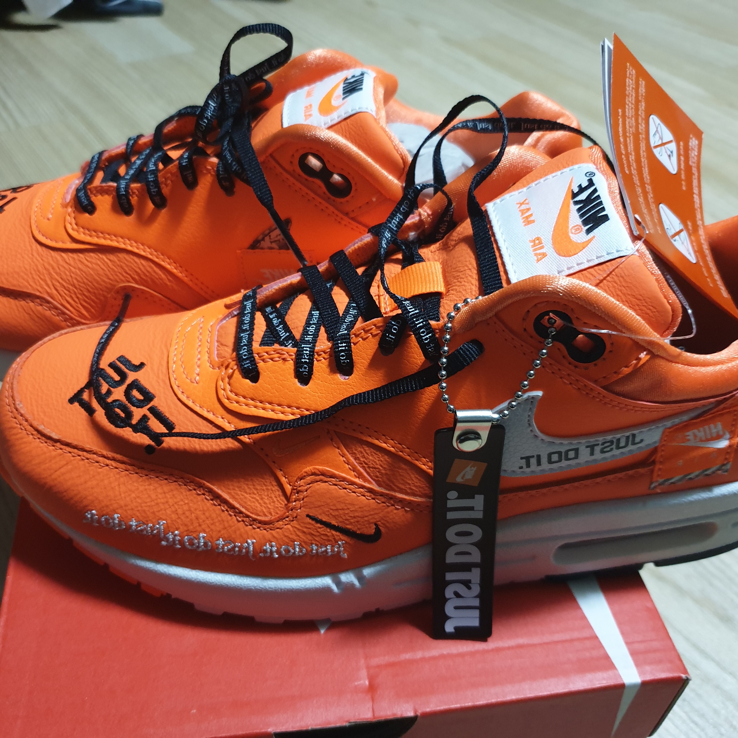 Nike Air Max 1 Just Do It Pack Orange 착용 스타일 - 2