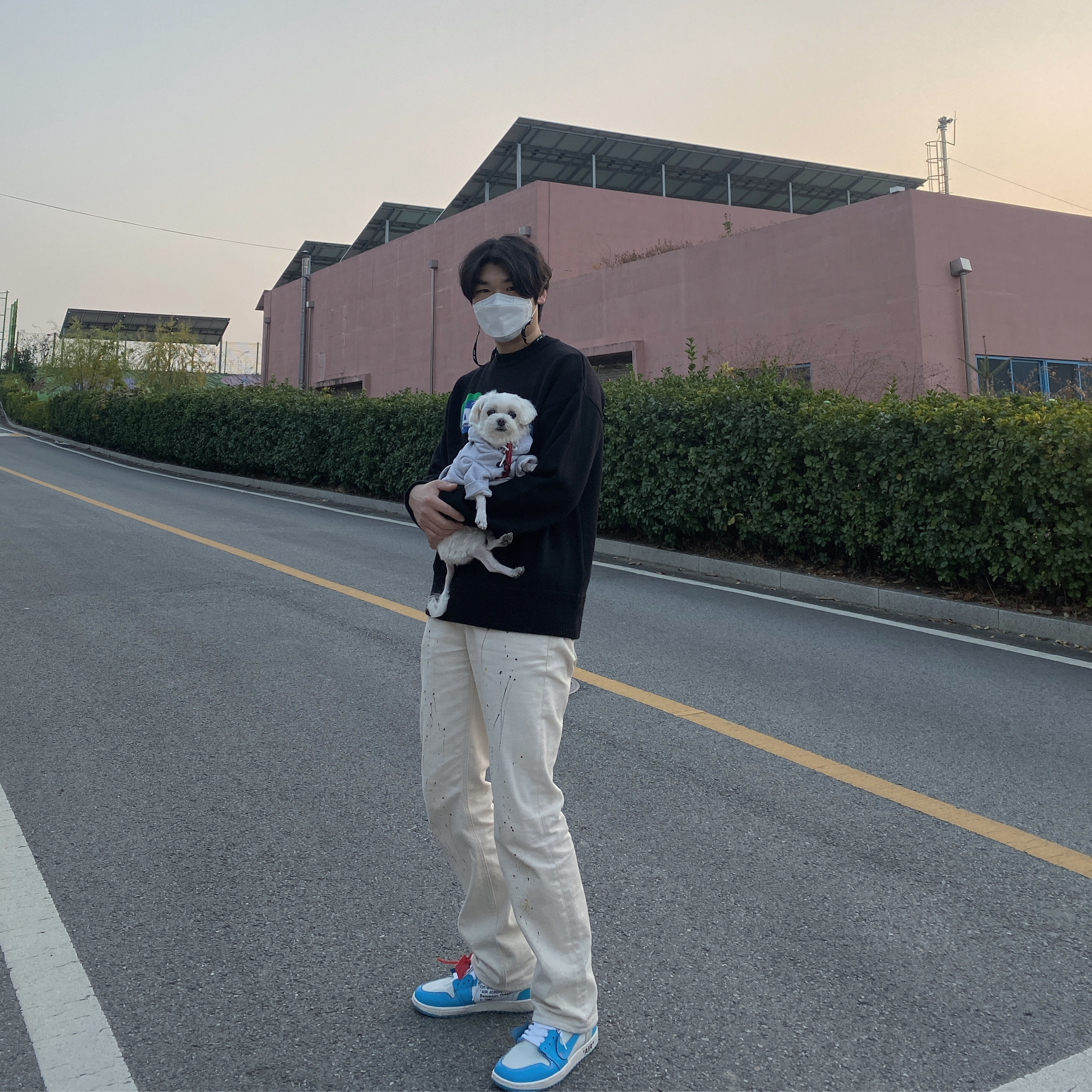 Jordan 1 x Off-White Retro High University Blue 착용 스타일