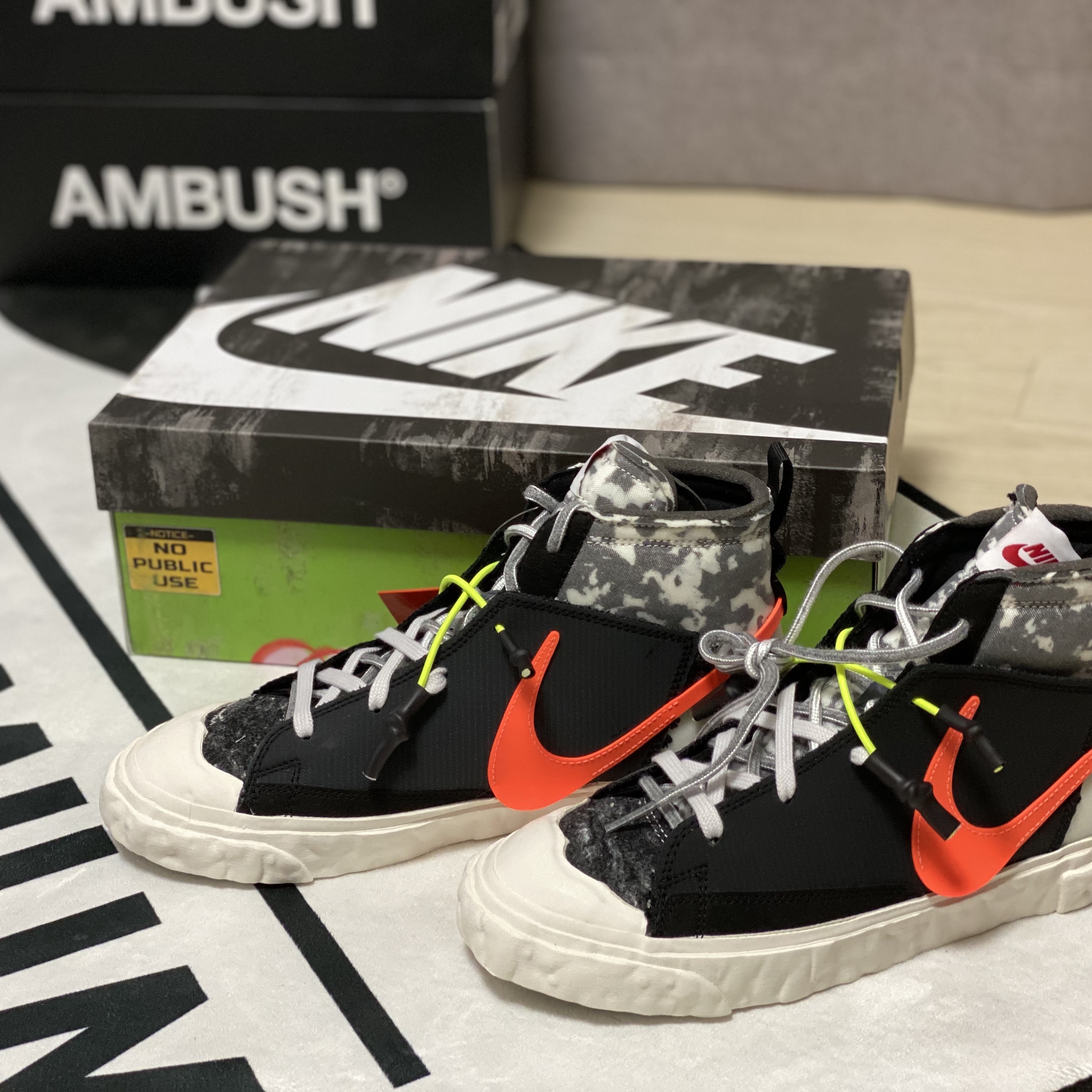Nike x Readymade Blazer Mid Black 착용 스타일 - 2