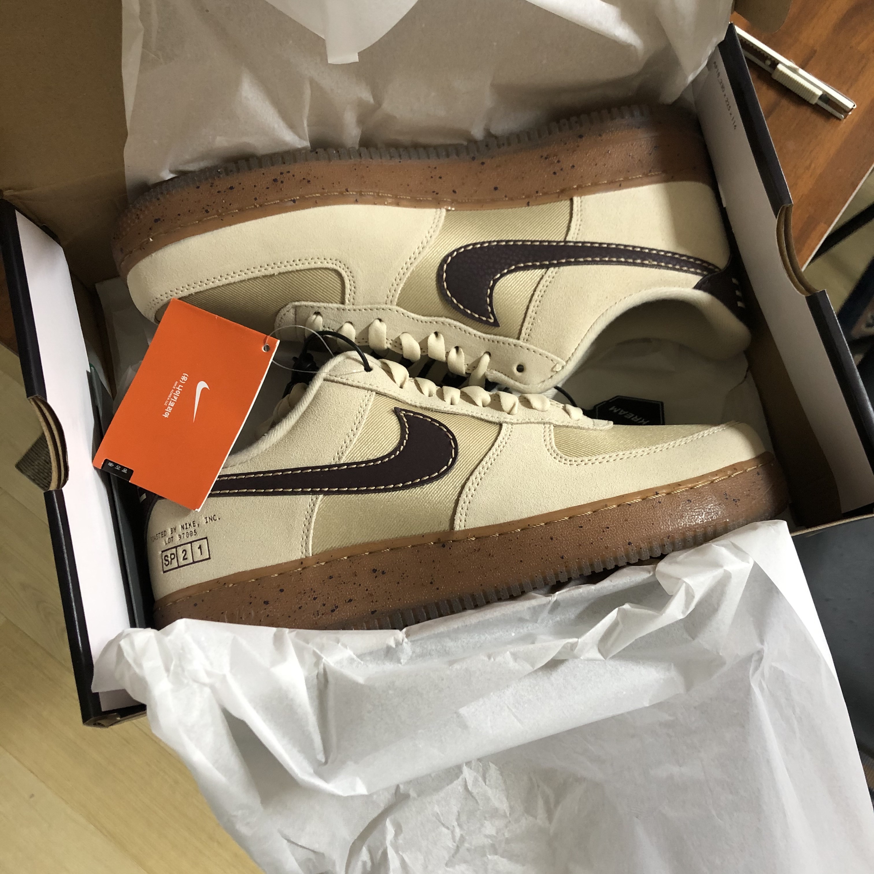 Nike Air Force 1 '07 LV8 Coffee 착용 스타일 - 2