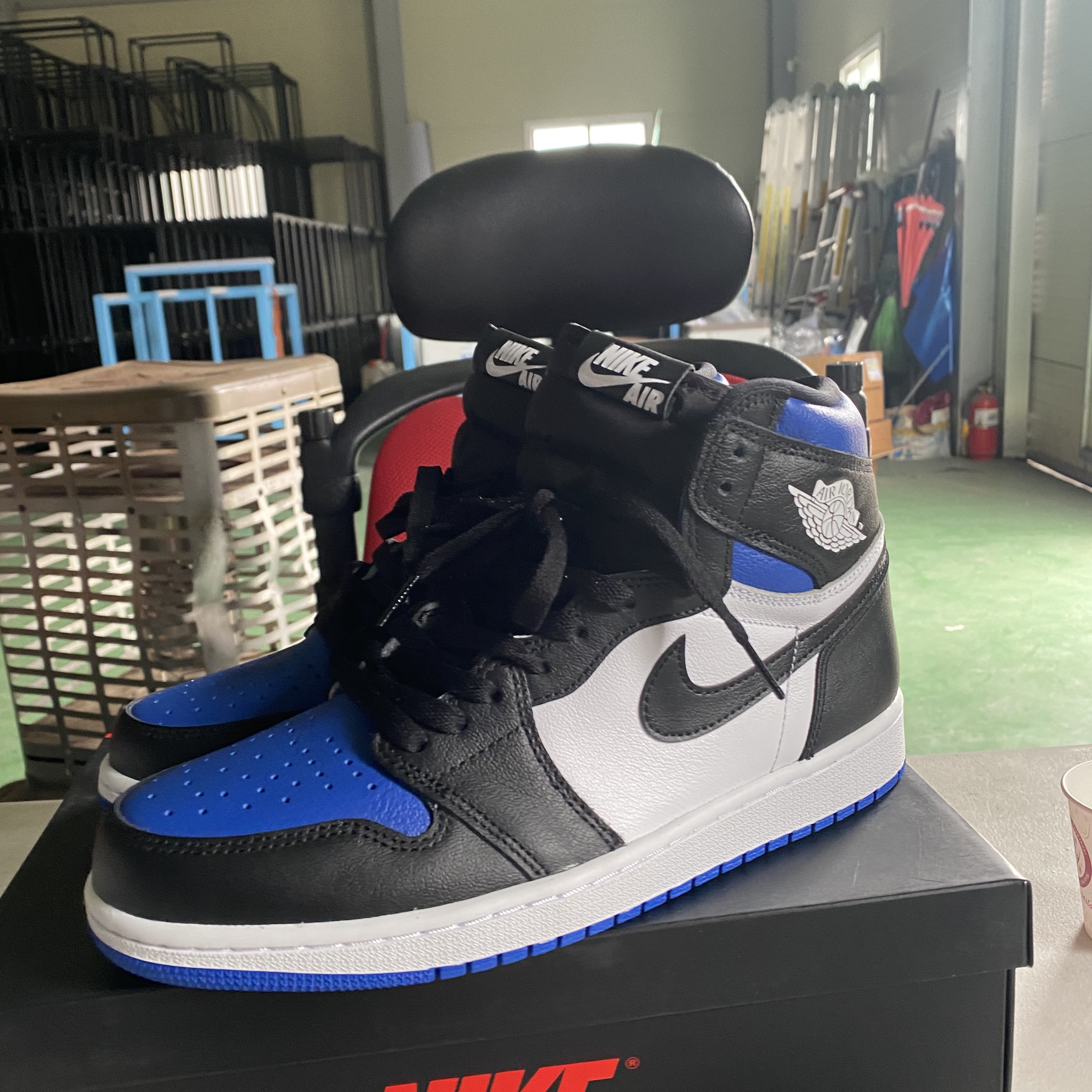 Jordan 1 Retro High OG Royal Toe 착용 스타일 - 1