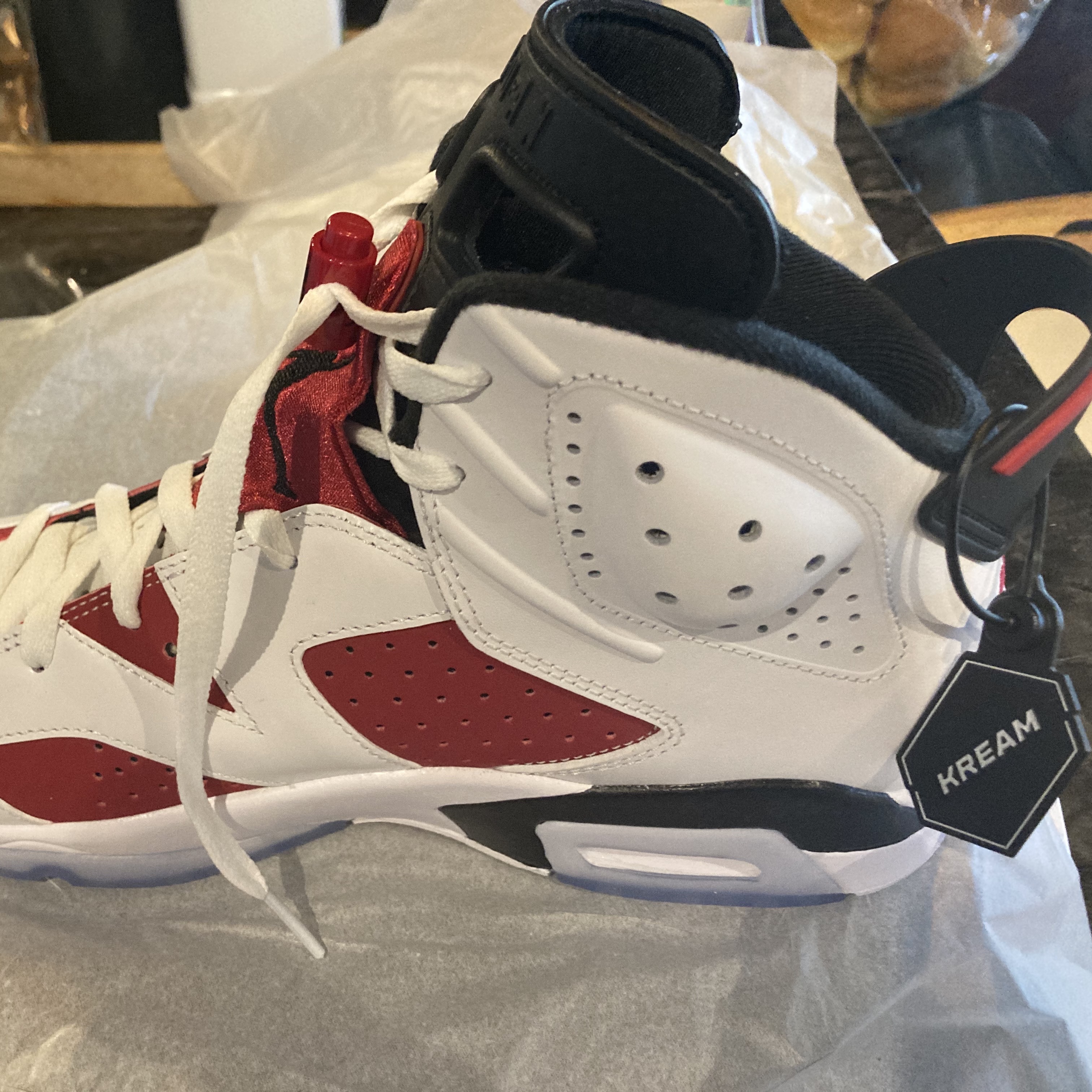 Jordan 6 Retro Carmine 2021 착용 스타일 - 1