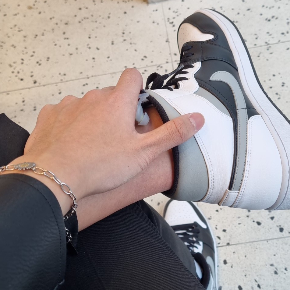 Jordan 1 Mid White Shadow 착용 스타일 - 2