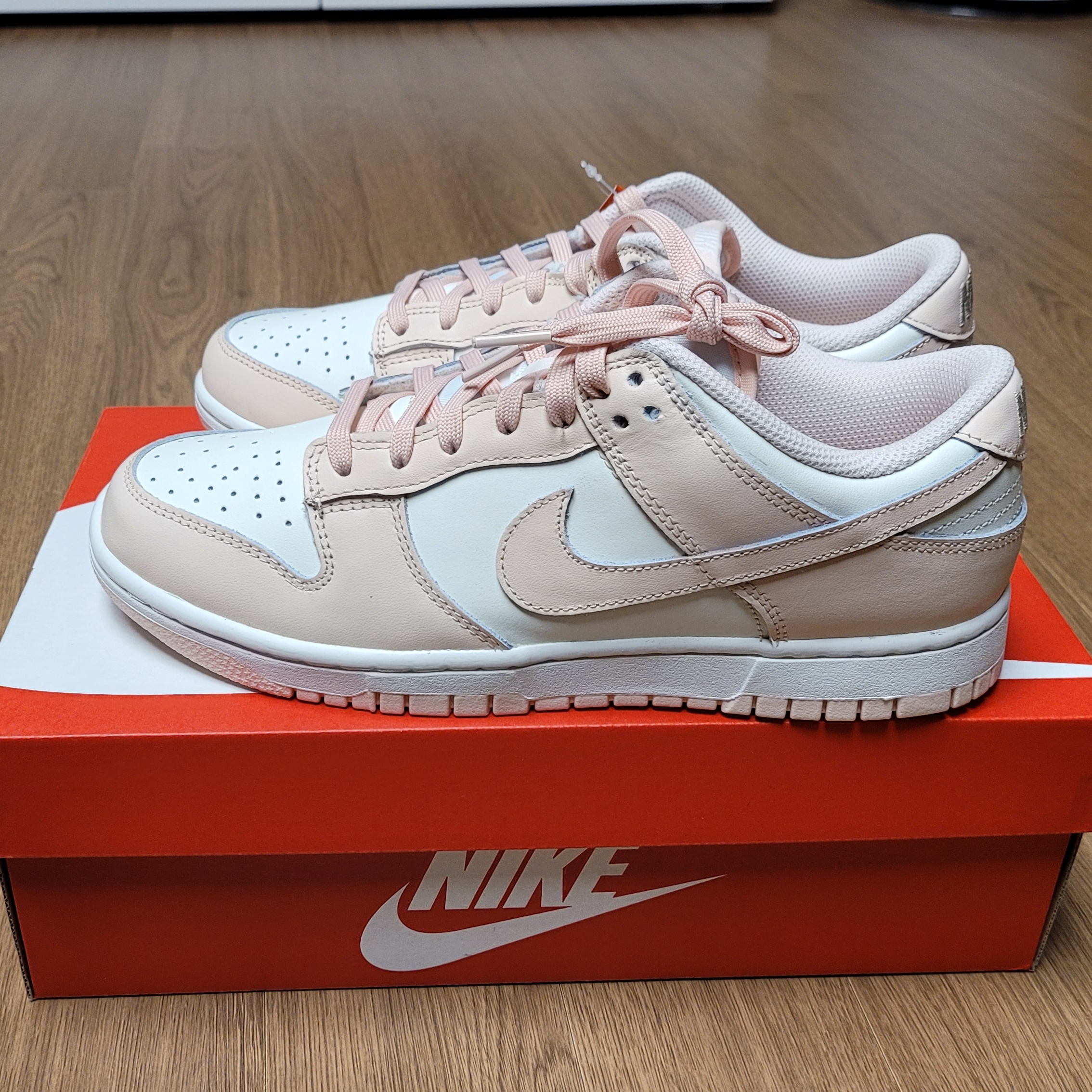 Nike Dunk Low Retro Black, (W) Nike Dunk Low Orange Pearl 착용 스타일 - 3