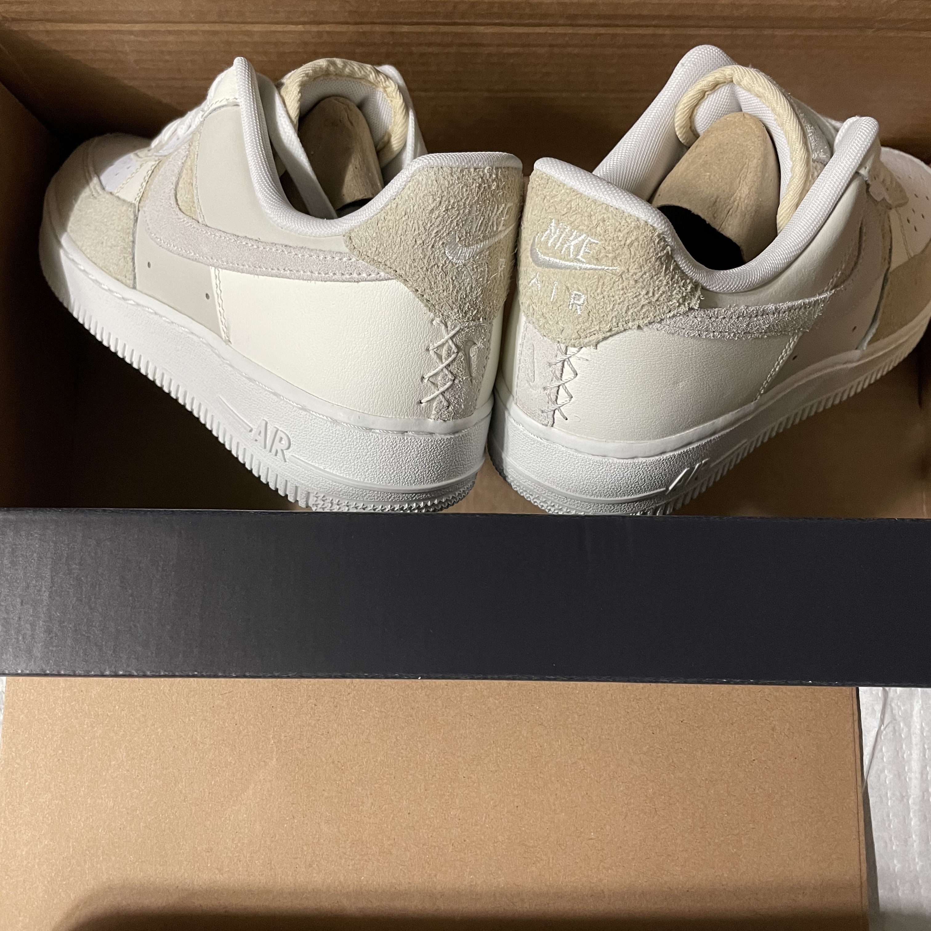 (W) Nike Air Force 1 '07 Coconut Milk 착용 스타일 - 2