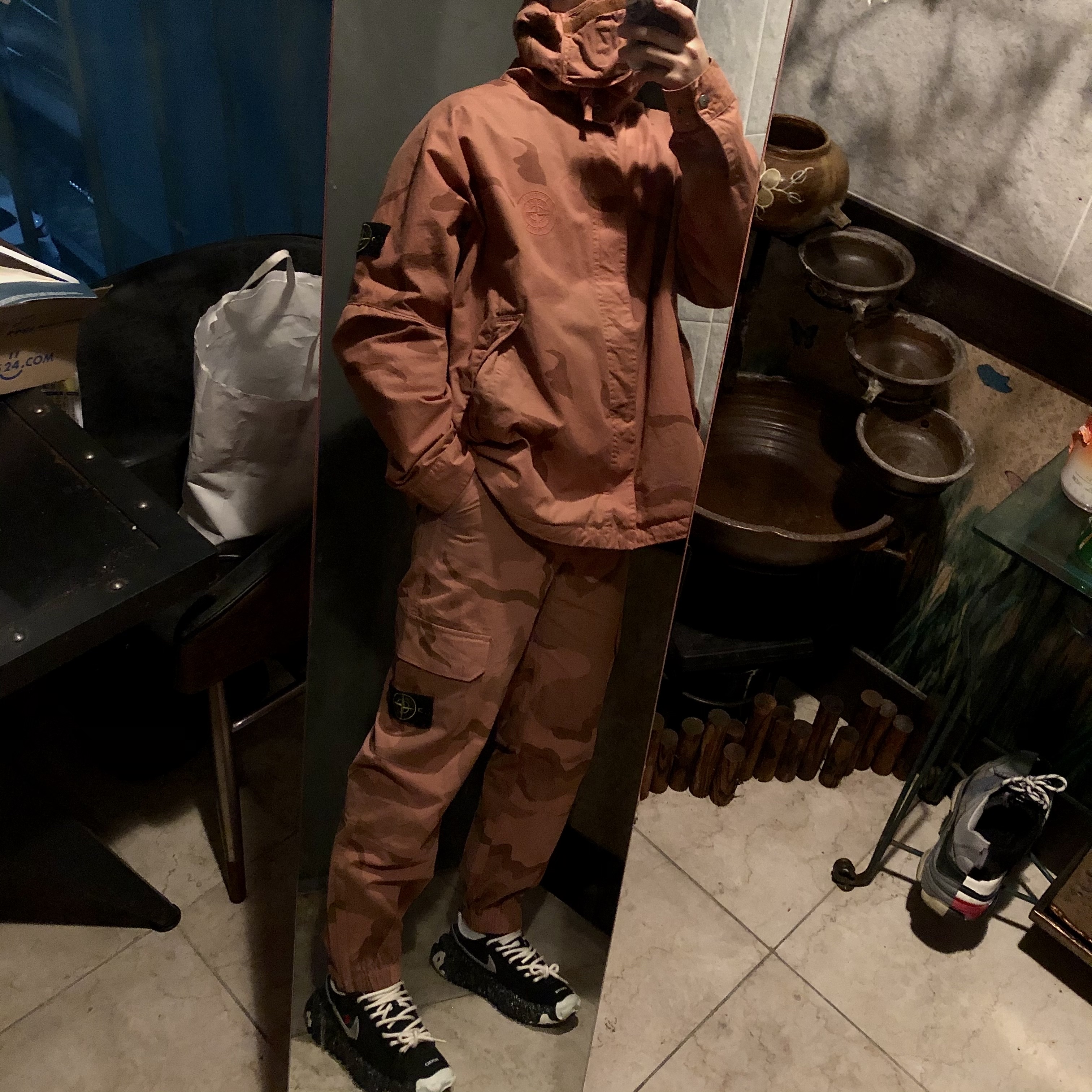 Nike x Undercover Overbreak SP Black, Supreme x Stone Island Riot Mask Camo Jacket Coral - 19SS 착용 스타일 - 3