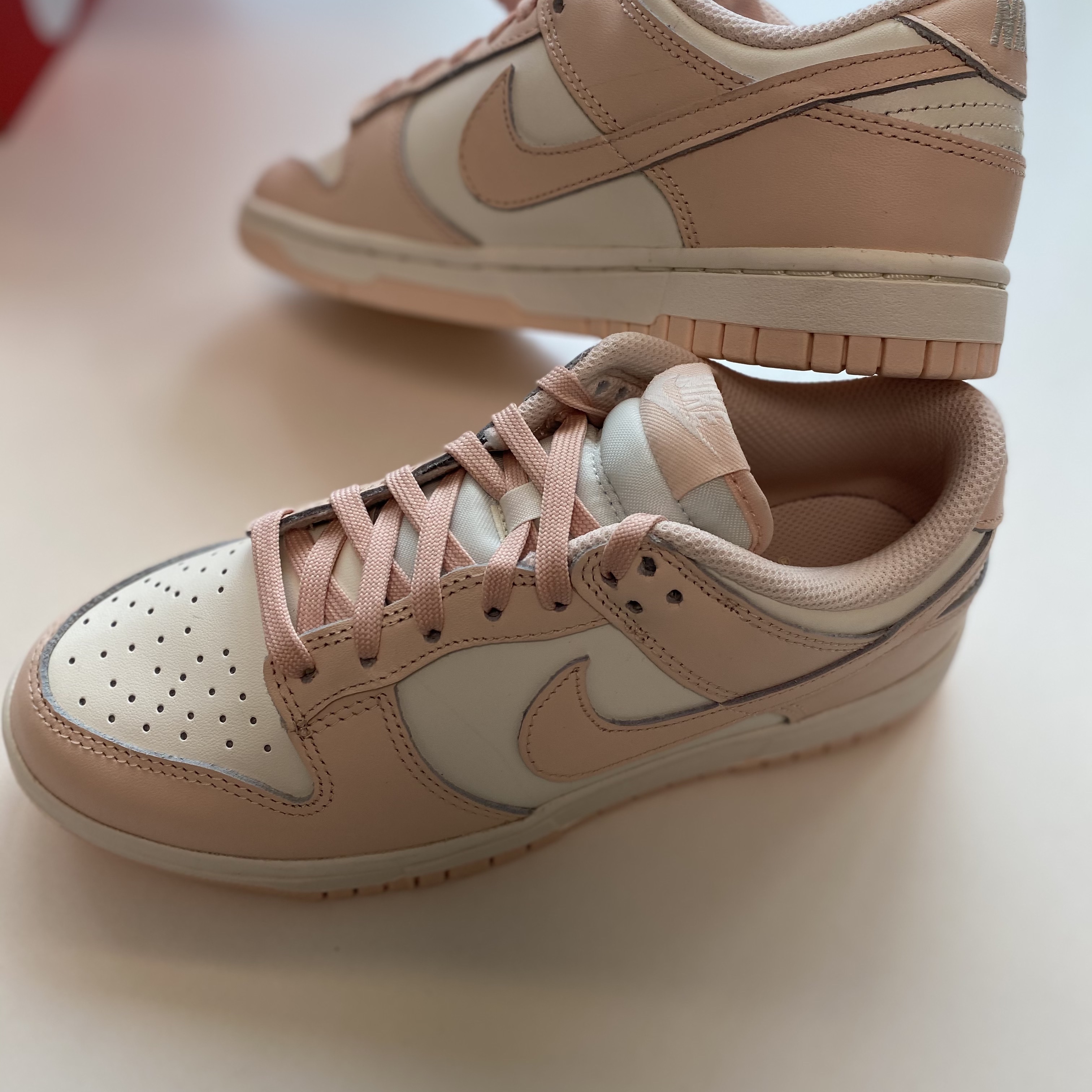 (W) Nike Dunk Low Orange Pearl 착용 스타일 - 1