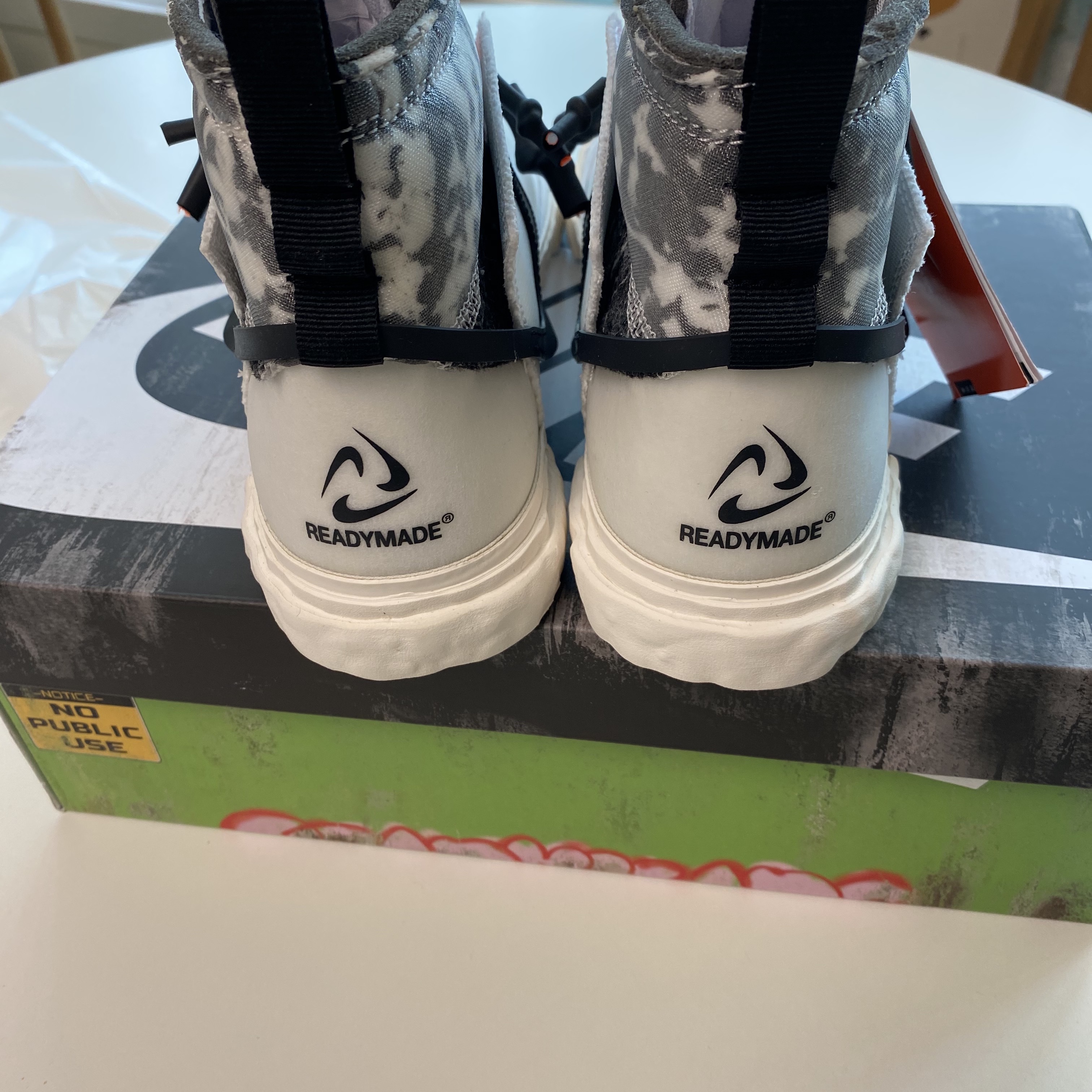 Nike x Readymade Blazer Mid White 착용 스타일 - 3